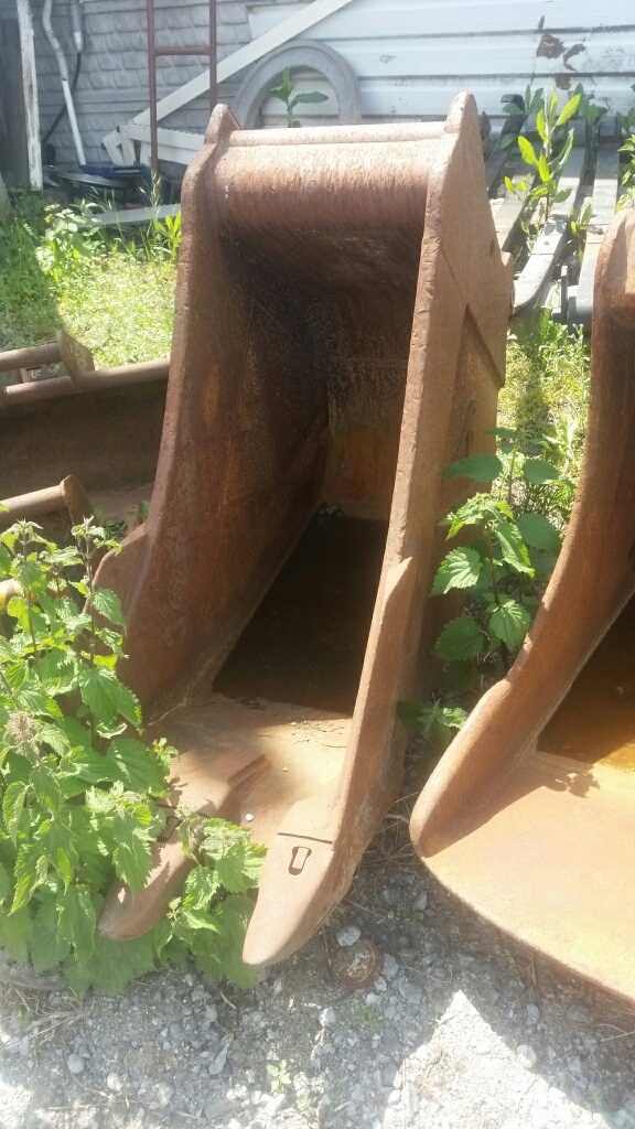 526 LYZKA 50x100x110CM KOPARKI 20T VOLVO EC210
