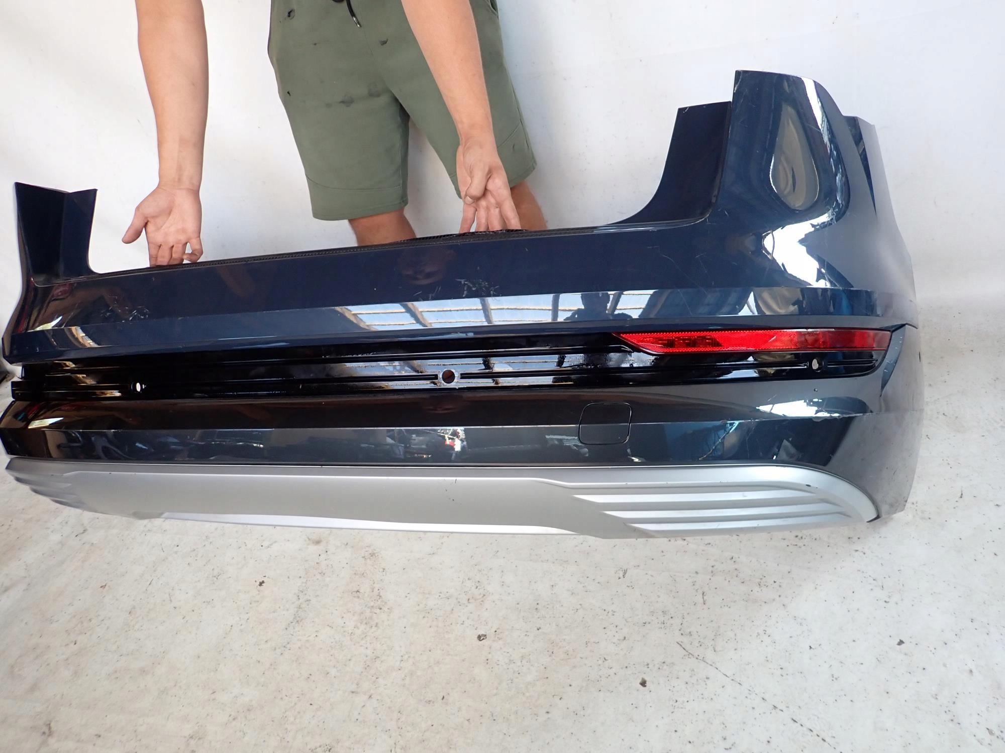 AUDI E-TRON 18-22 Stoßstange heck hinten PDC