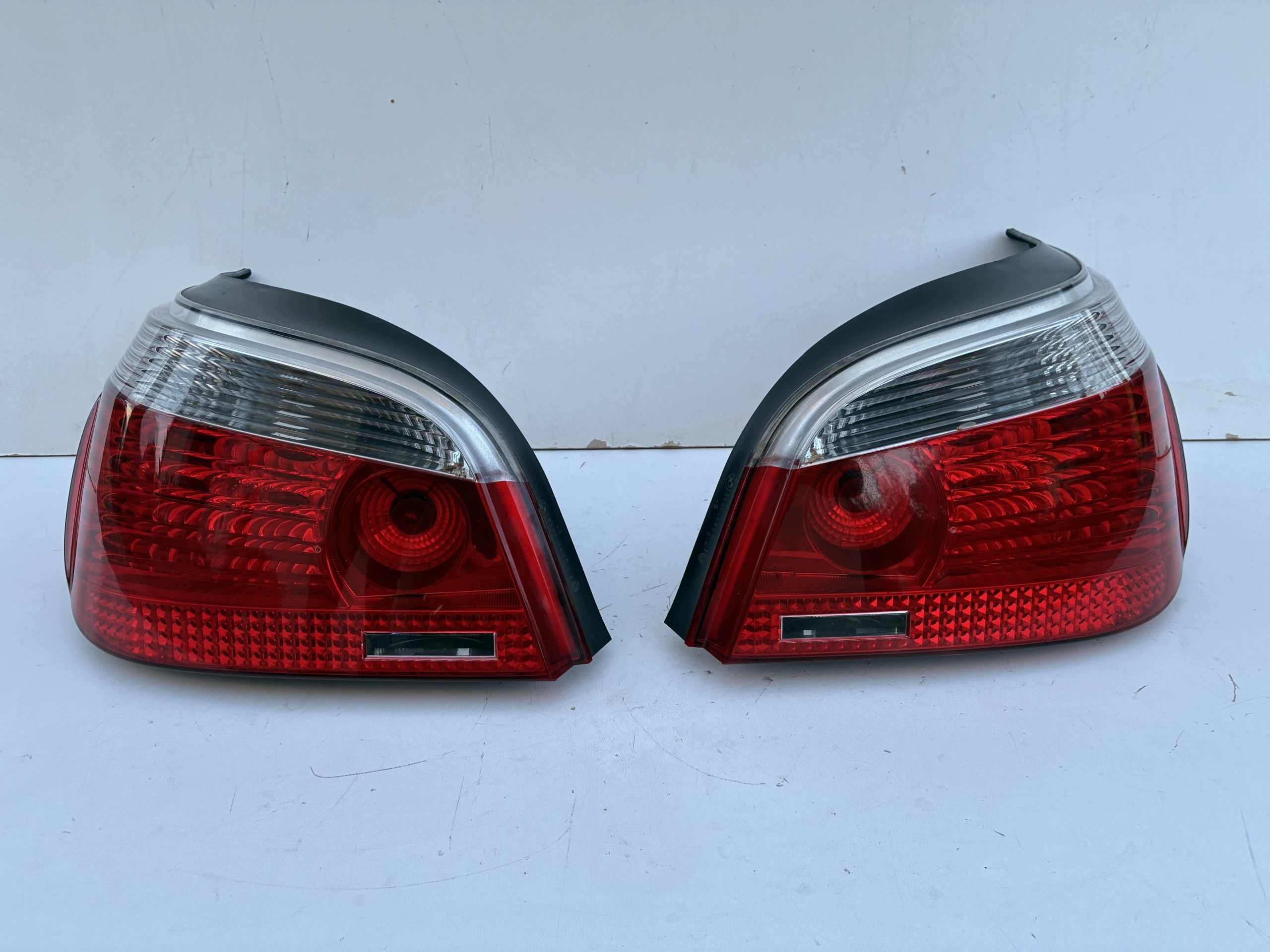 light rear part rear right left komplet BMW E60 sedan 03-07r. ==OEM== Eu