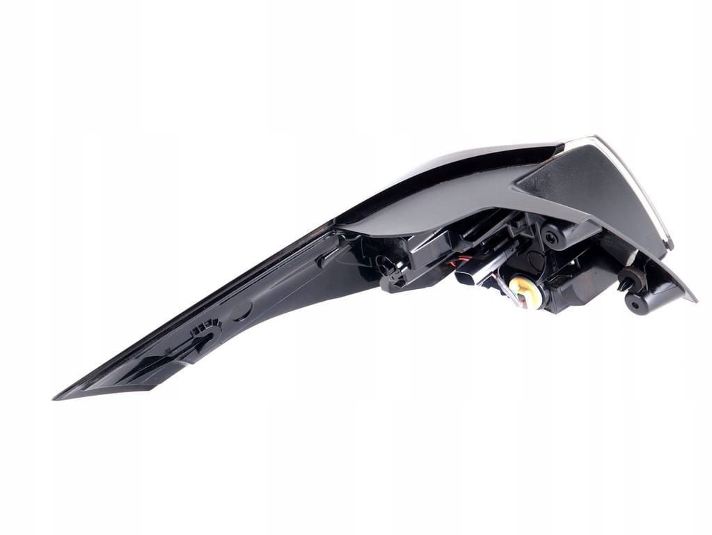 LAMPA LED PRAWA TYLNA W BŁOTNIK OPEL CROSSLAND 20- r. LIFT 39235958 Numer katalogowy części 39235958
