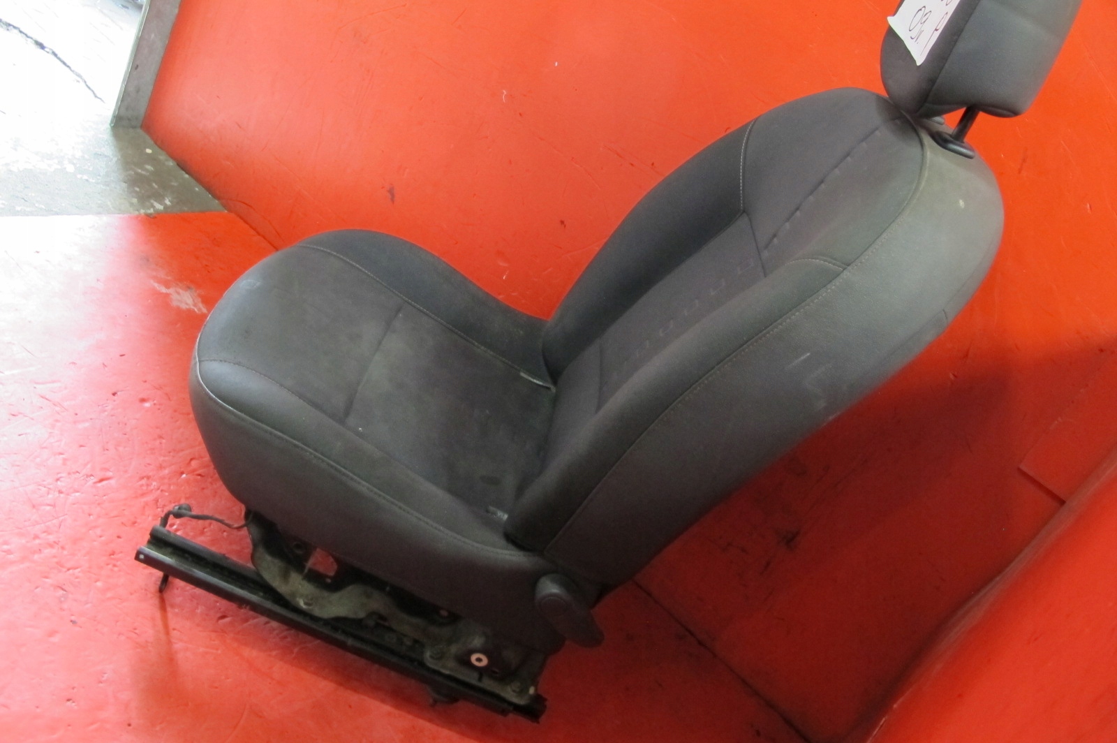 RENAULT TWINGO II 2 seat right front front EUROPA