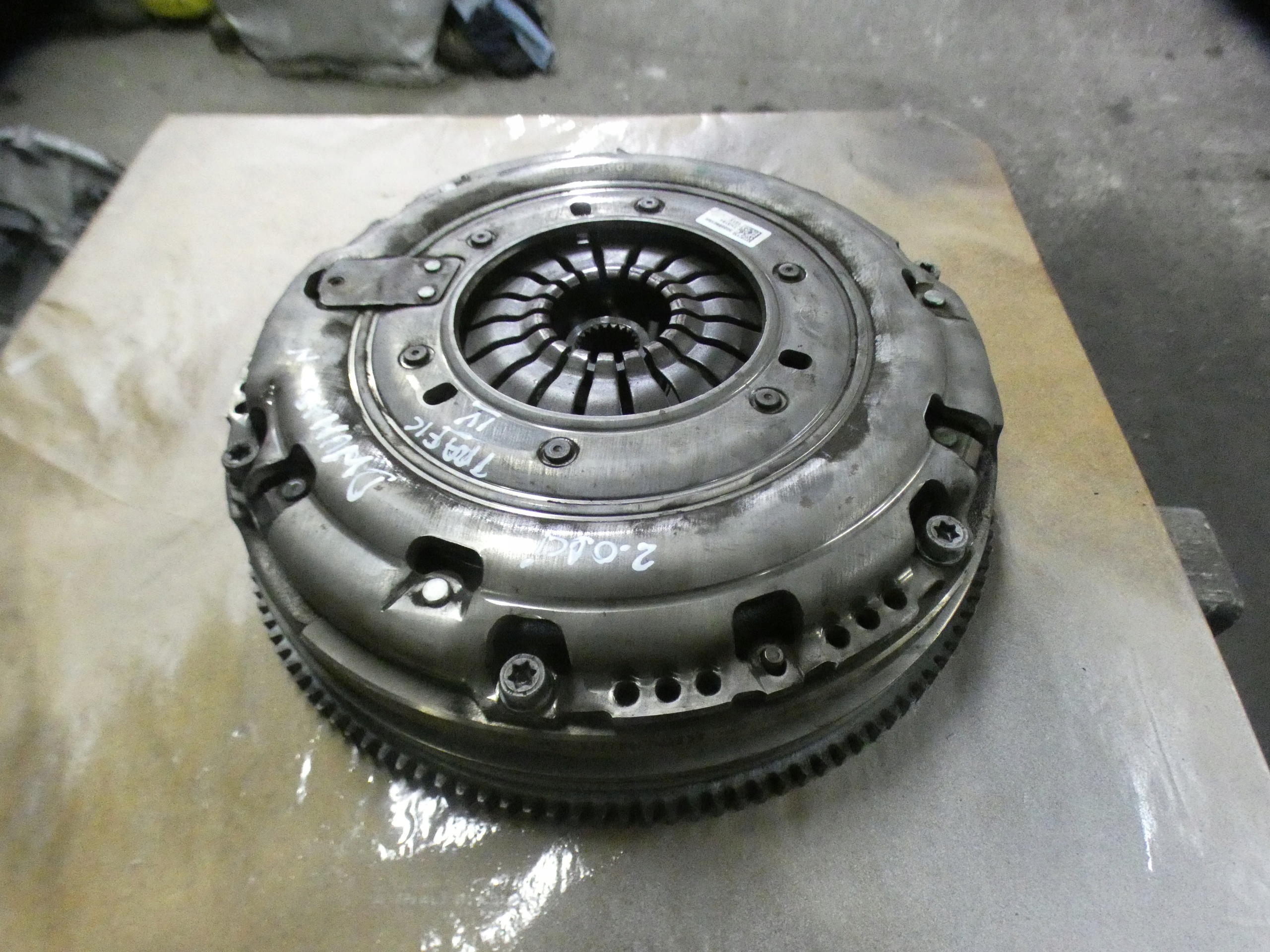 RENAULT TRAFIC IV 2.0 DCI clutch 302102826R