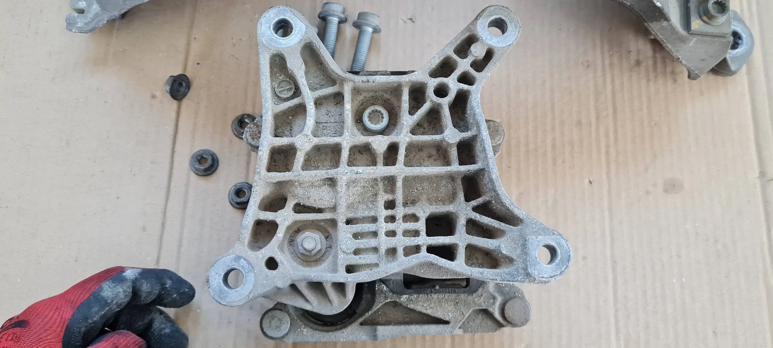 Q7 4M II Halter Halter Getriebe getriebe 3.0 TDI 4M0399263E