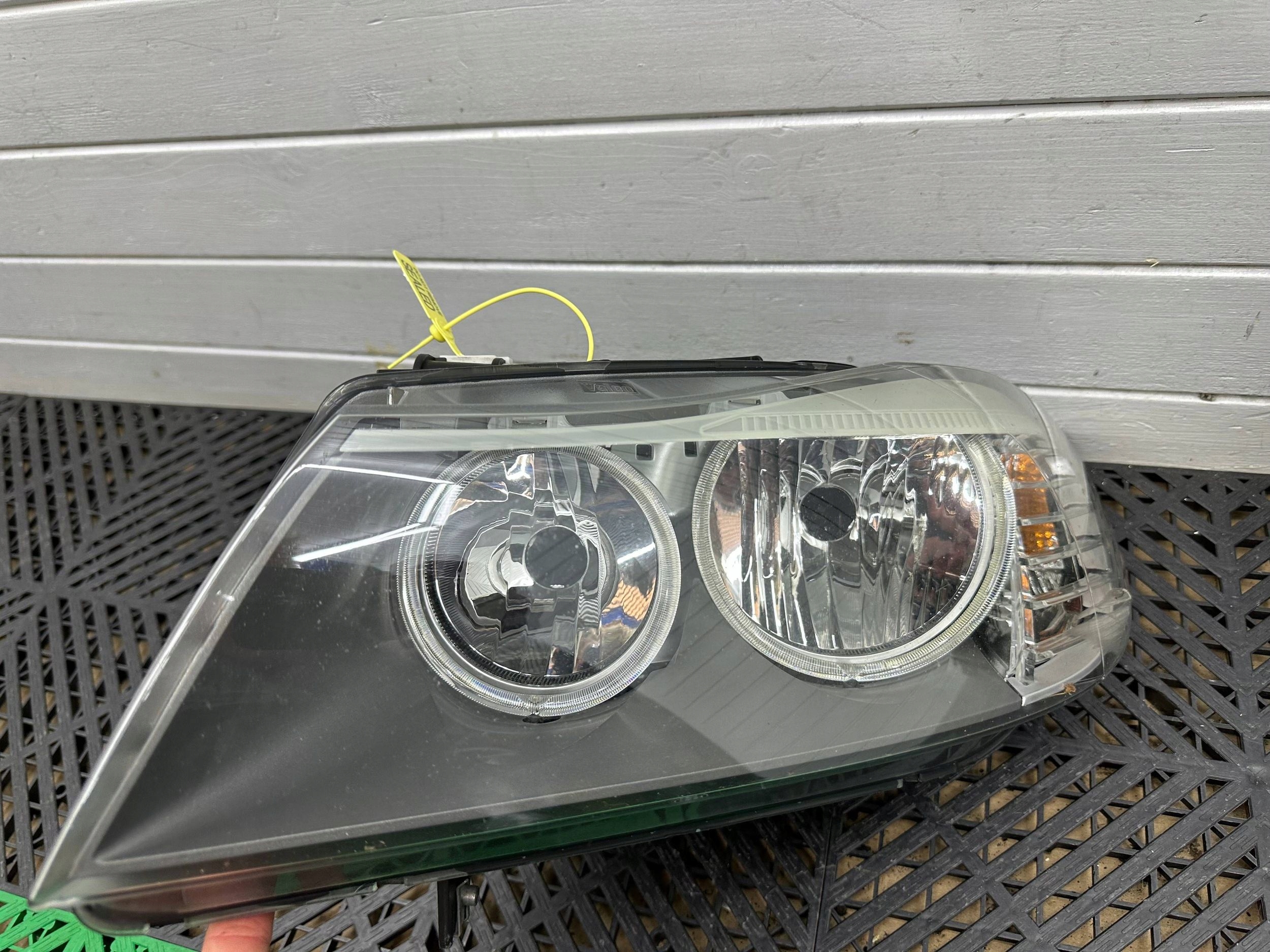 Reflektor BMW 3 E90 E91 89318911 Sans UCHA JEDNEGO