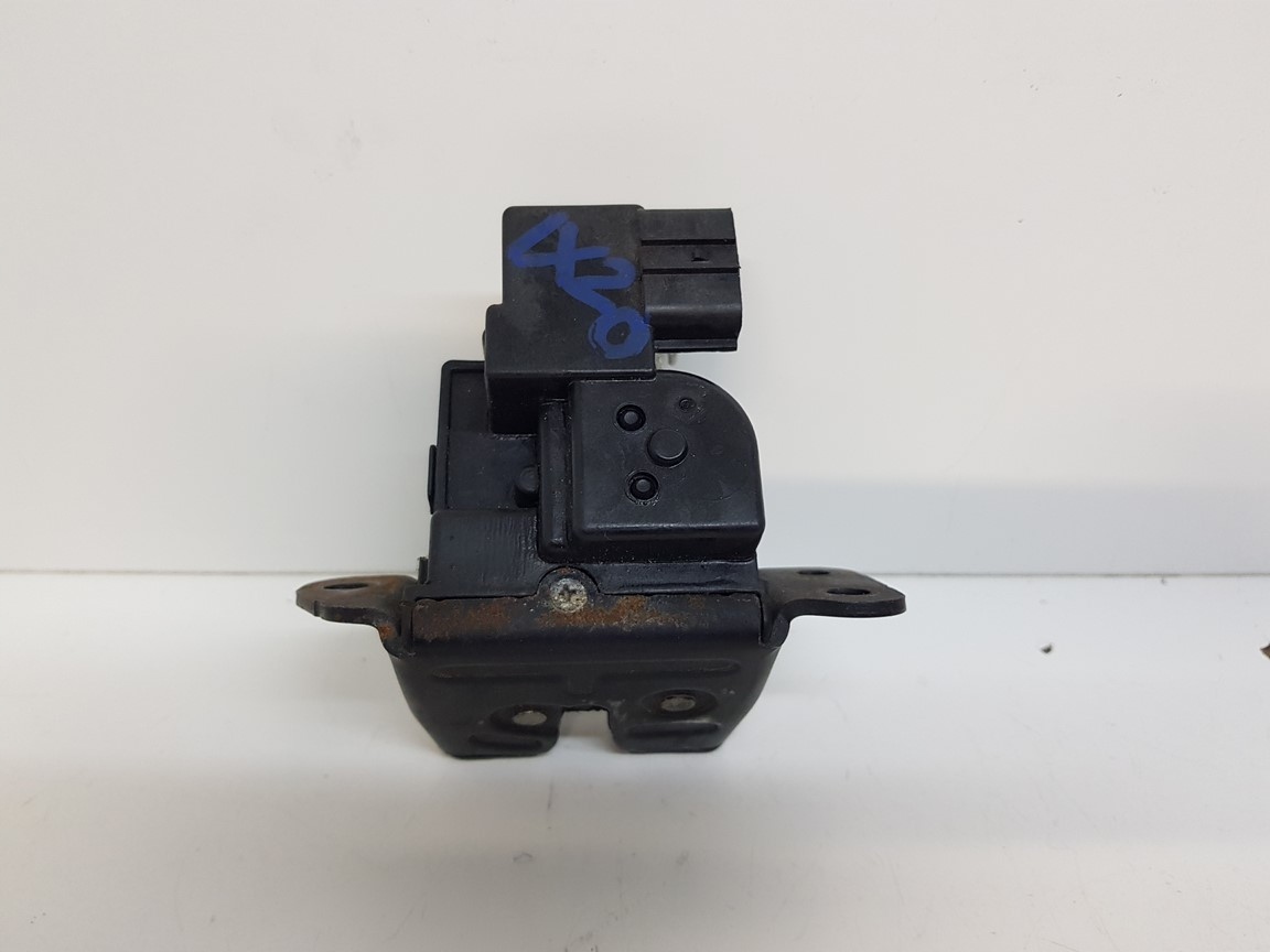 HYUNDAI IX20 KIA VENGA lock bonnet boot 2009
