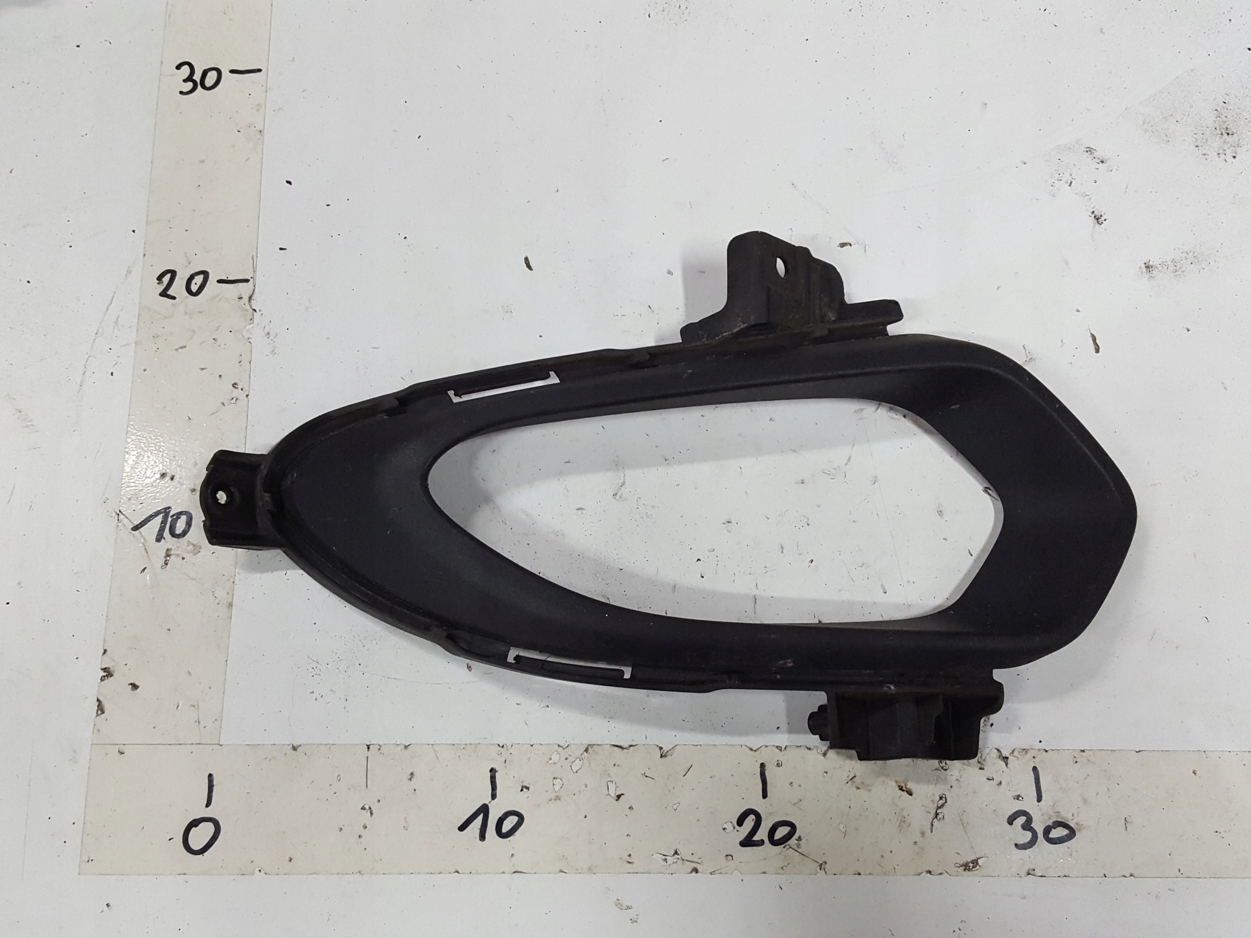 KIA CEED 2 II 12 - 14R решітка галогенна рамка ліва