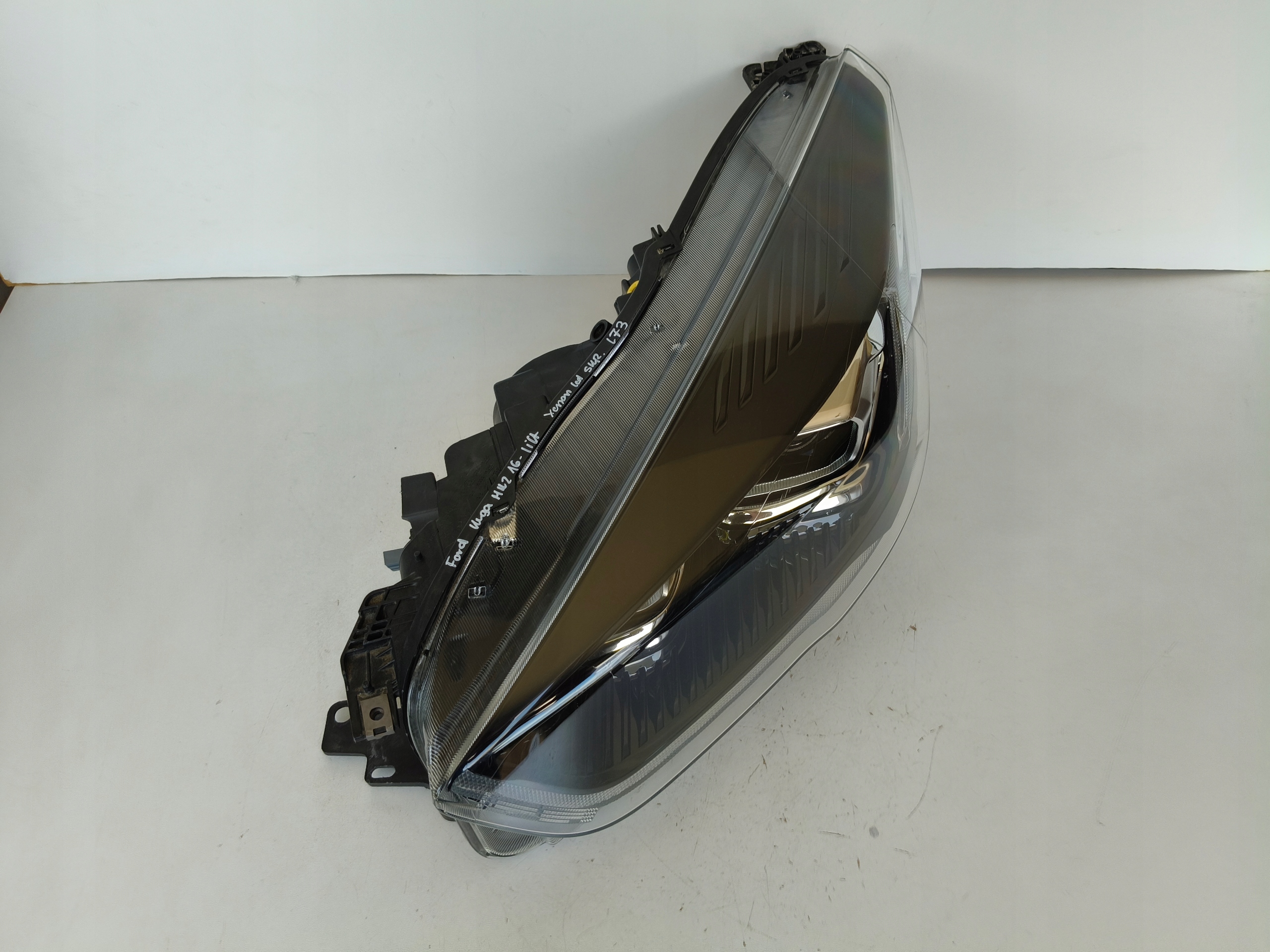 light left REFLEKTOR FORD KUGA MK2 16- LIFT ST CIEMNA XENON LED positioning