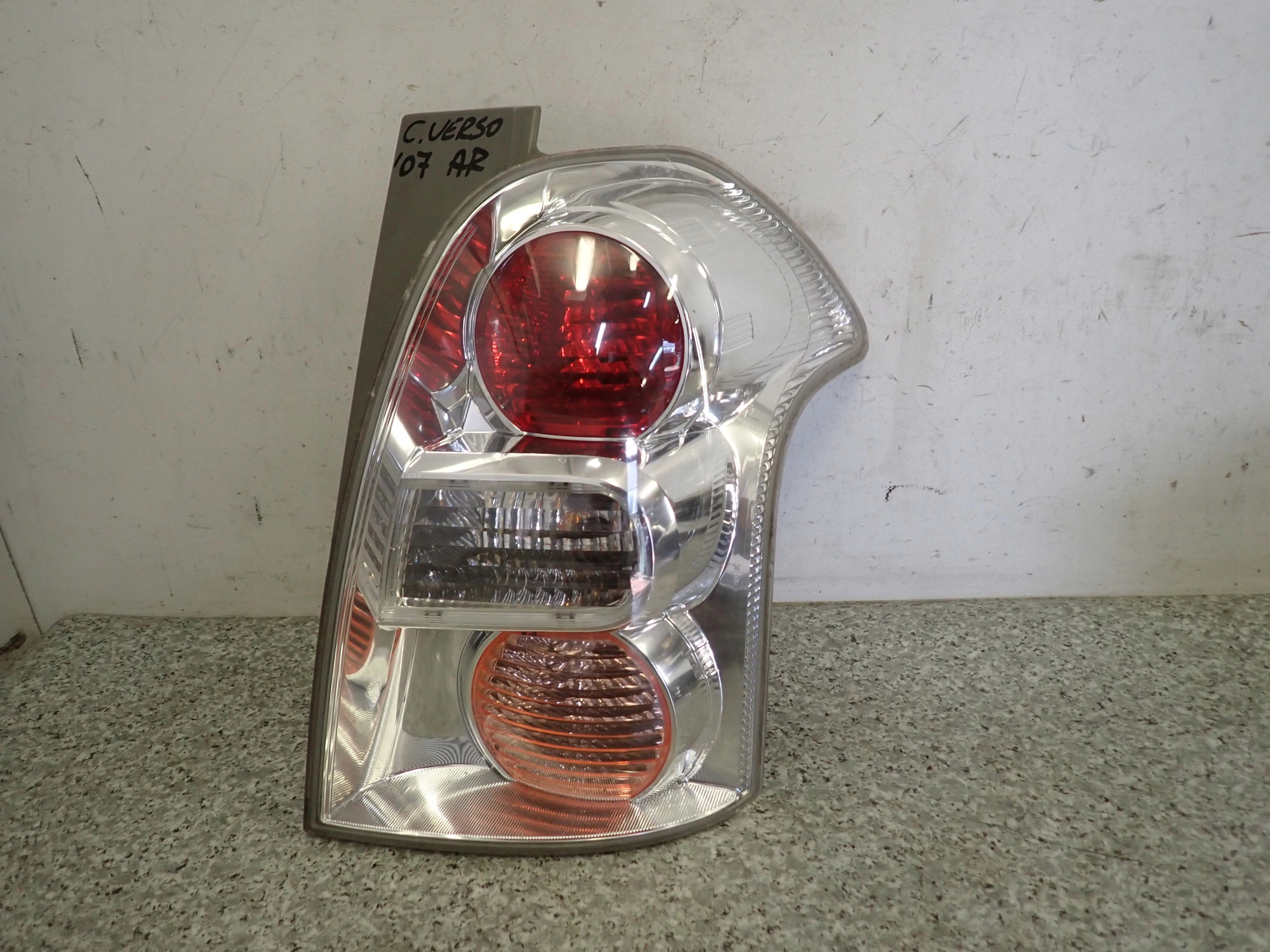 TOYOTA COROLLA VERSO 07- LAMPA TYLNA PRAWA LIFT