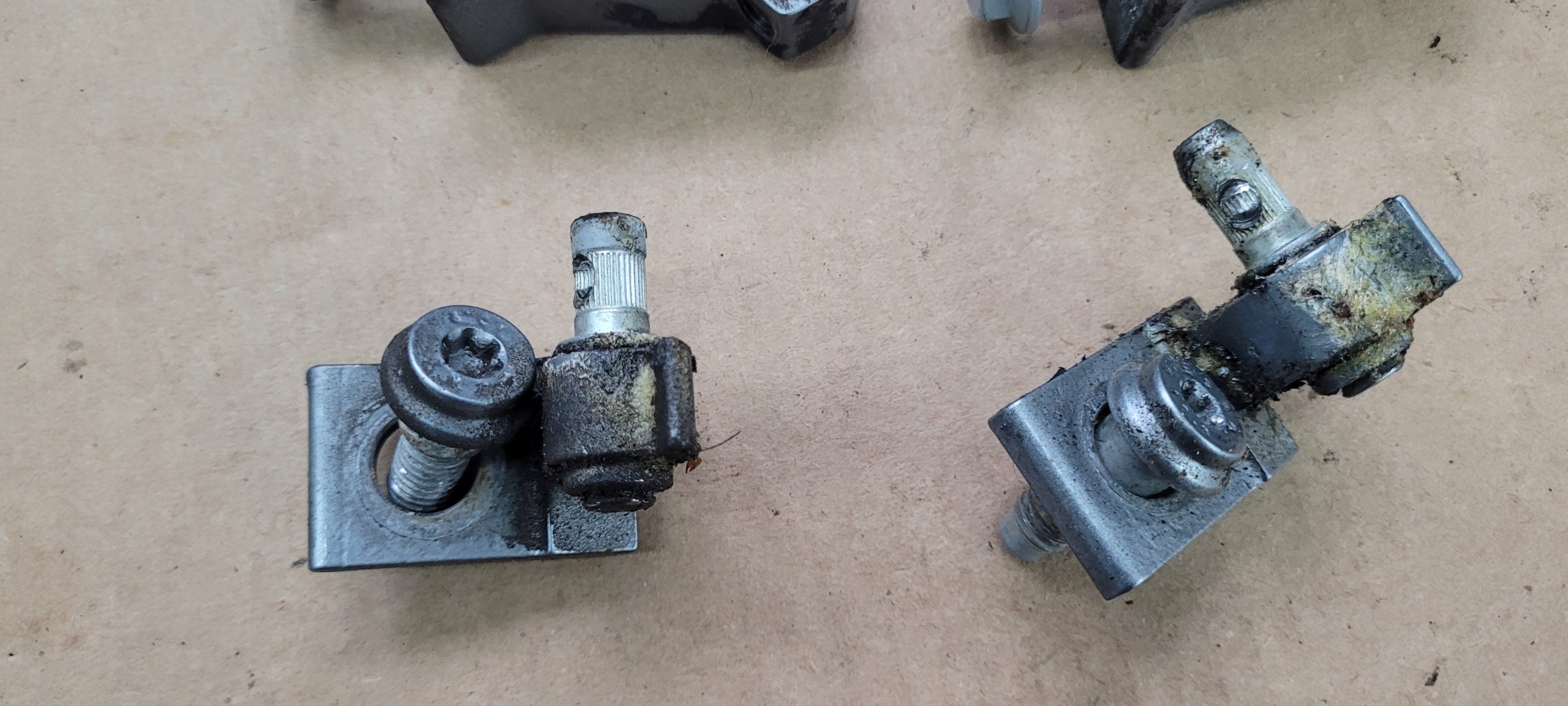 A7 4G S7 hinge hinges door right right rear part rear. LY7G