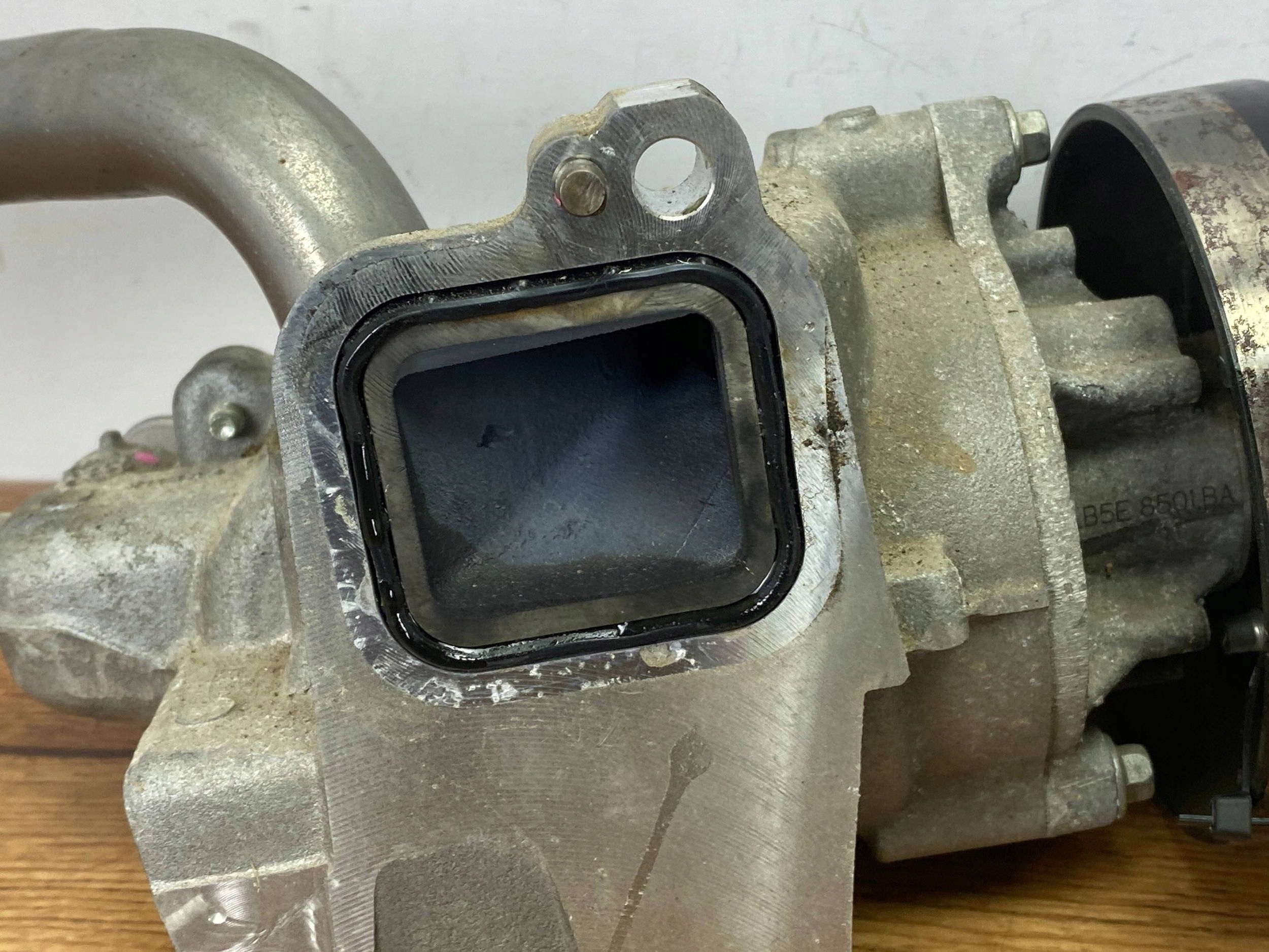 water pump Ford Explorer VI 200+