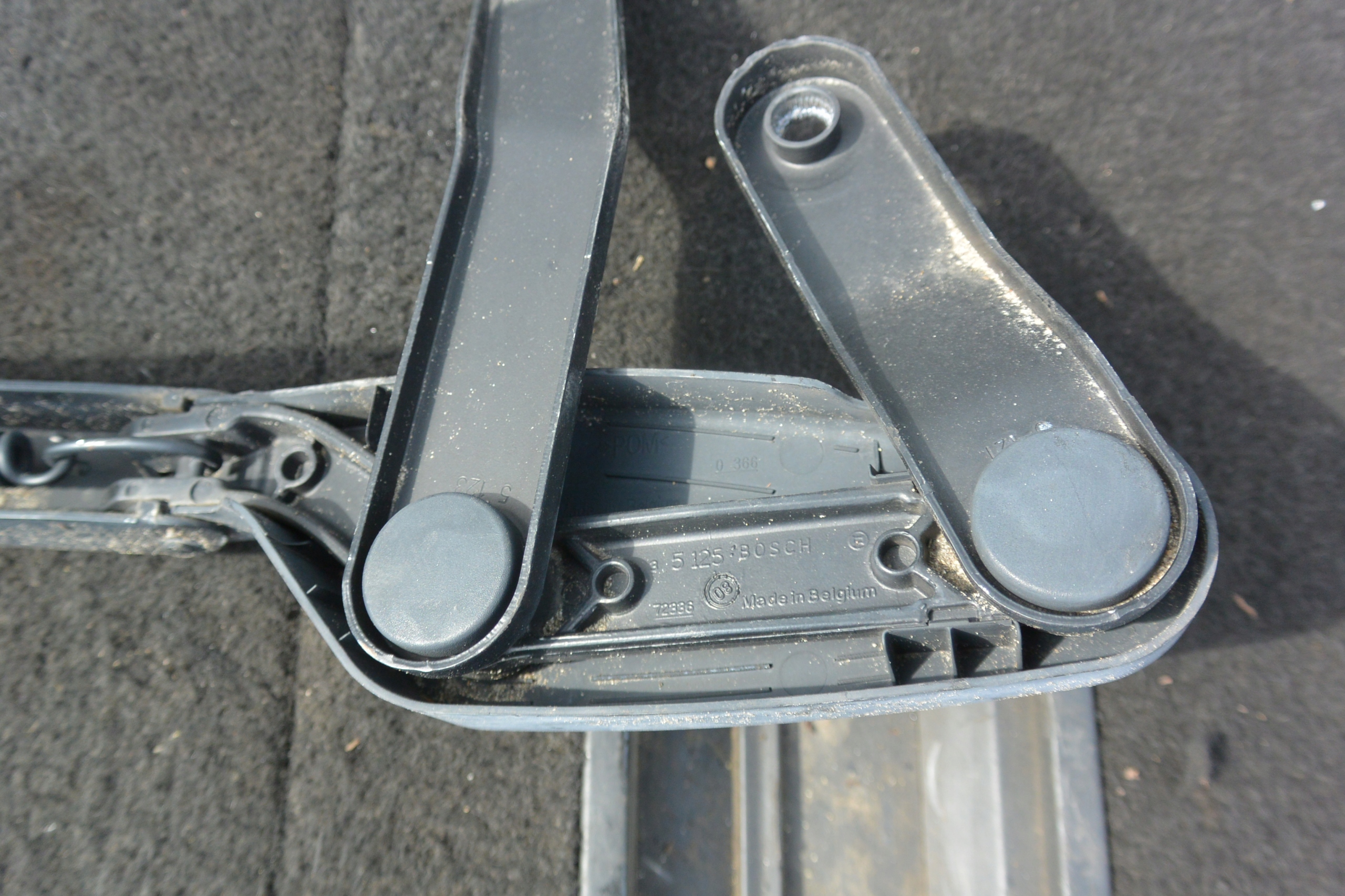 WISCHERARM BOSCH KPL MERCEDES C W204 EU