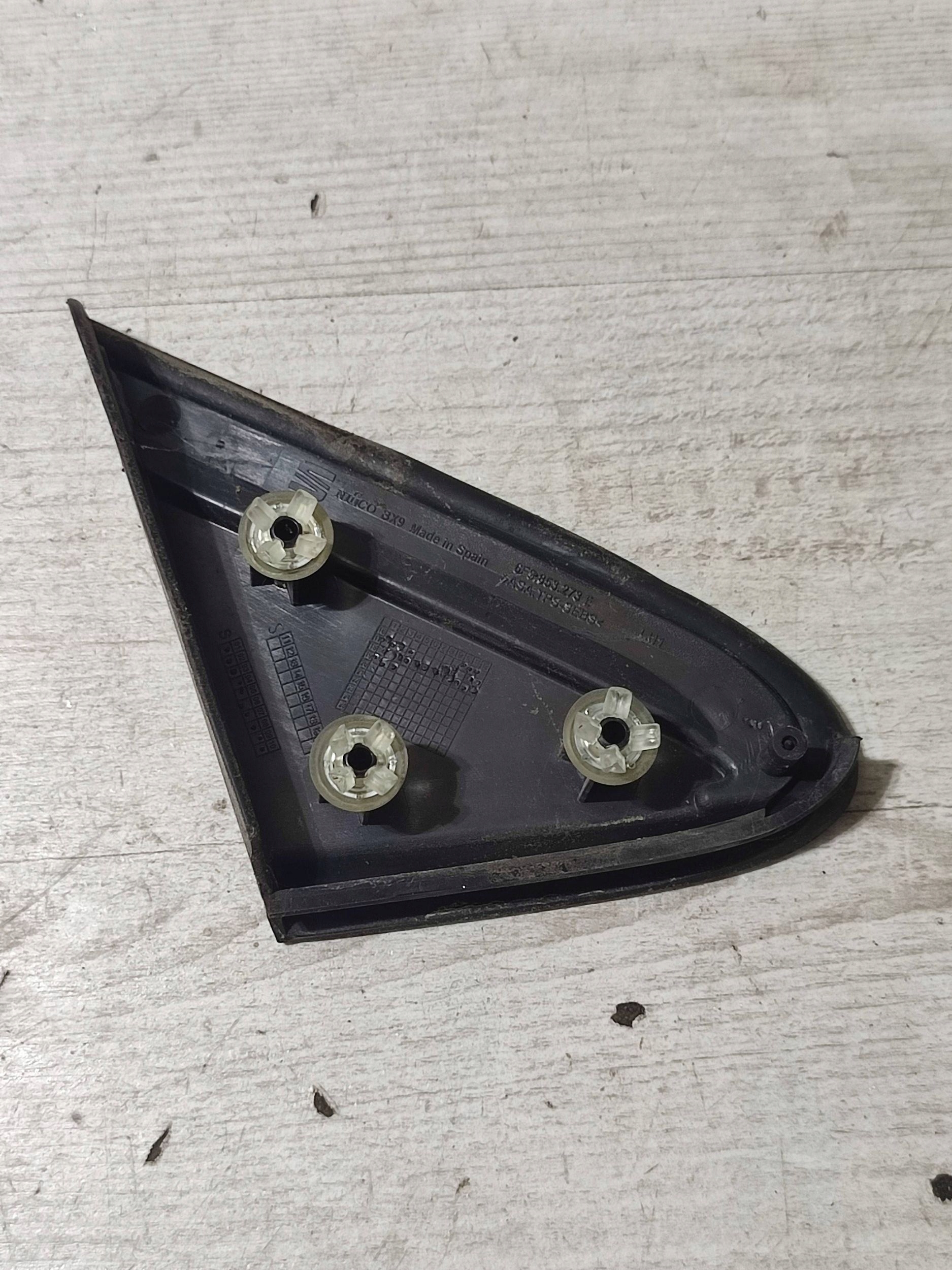 Seat Arona 2019 front left moulding / cap for fender front