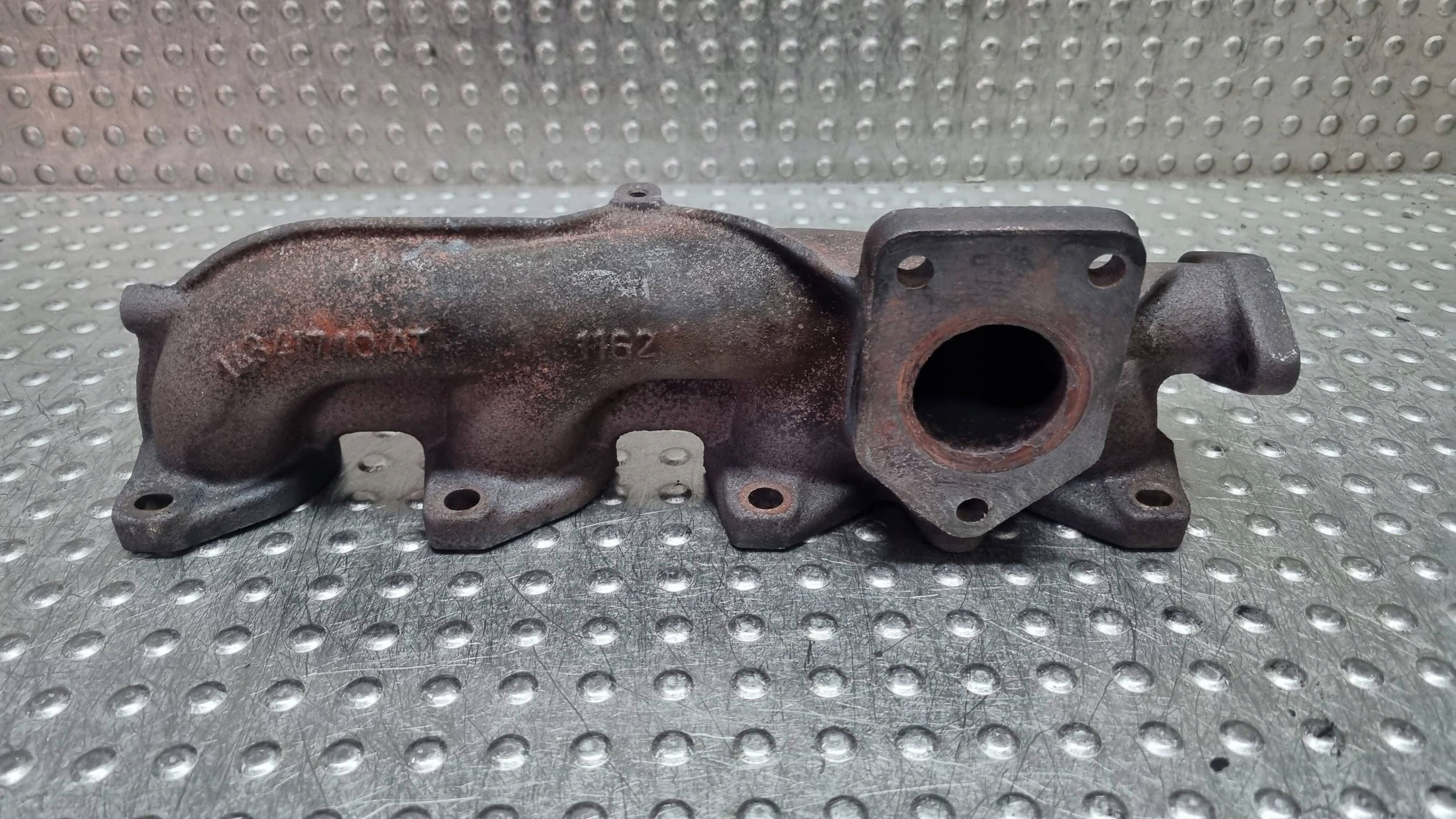 ispušna grana 7797389 BMW E60 E61 E81 E84 E87 E88 E90 E91 LCI N47