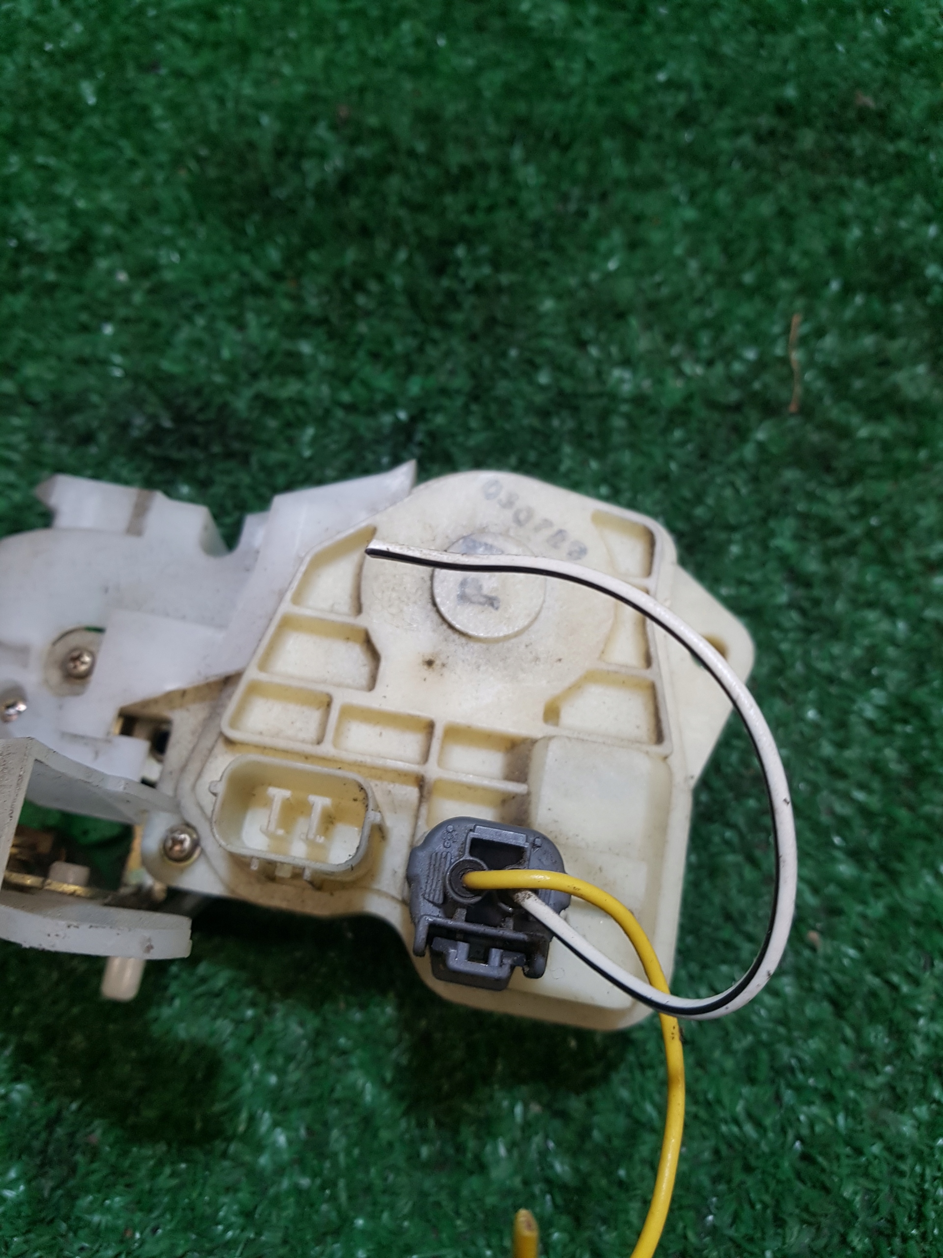 lock door left rear part rear HONDA JAZZ 2 2PIN