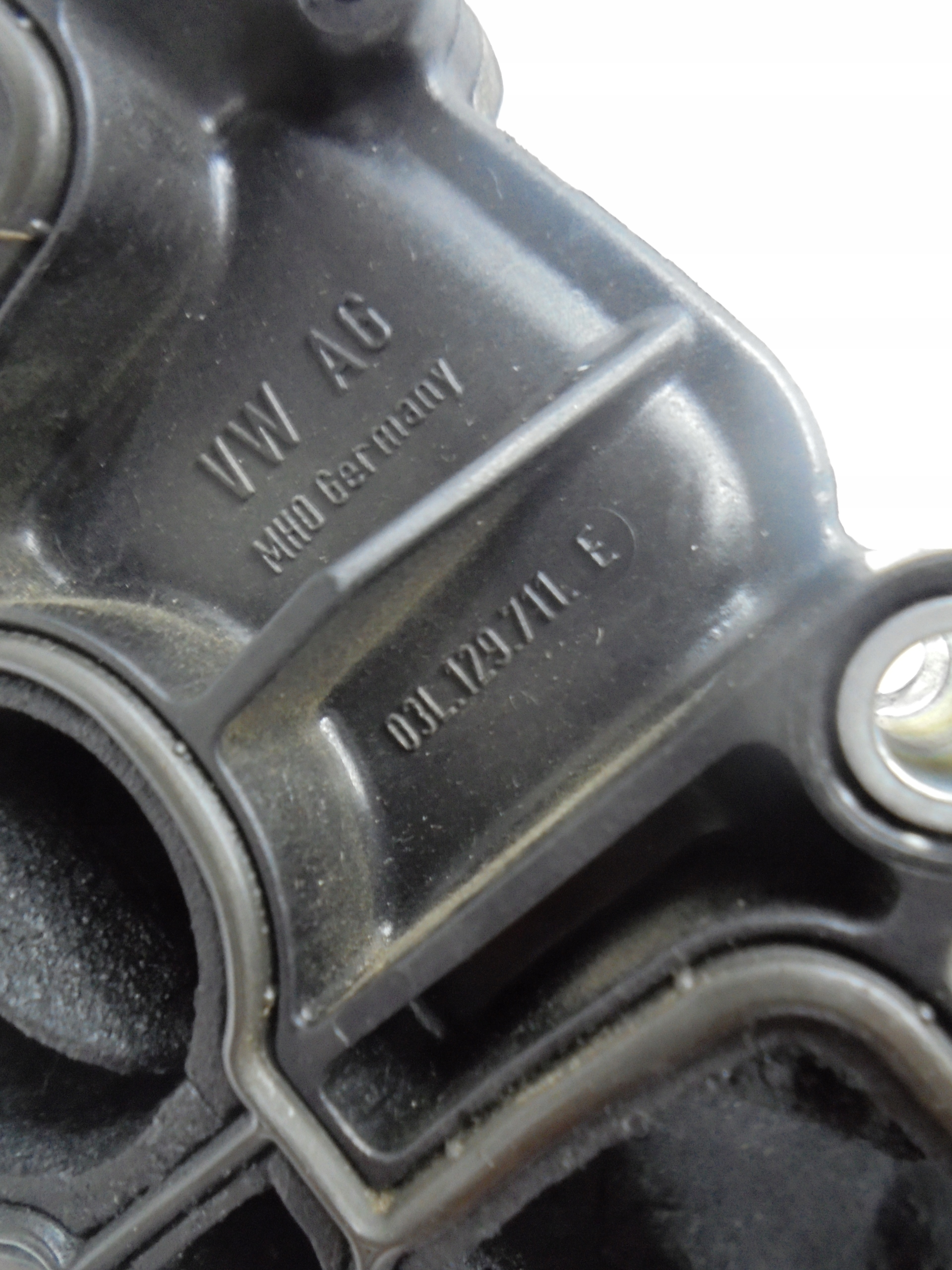 VW AUDI SKODA 2,0TDI CBD INTAKE MANIFOLD 03L129711E