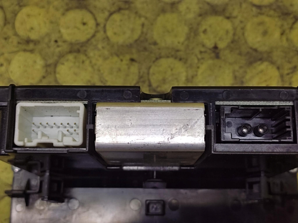 VOLVO V50 display 8696495