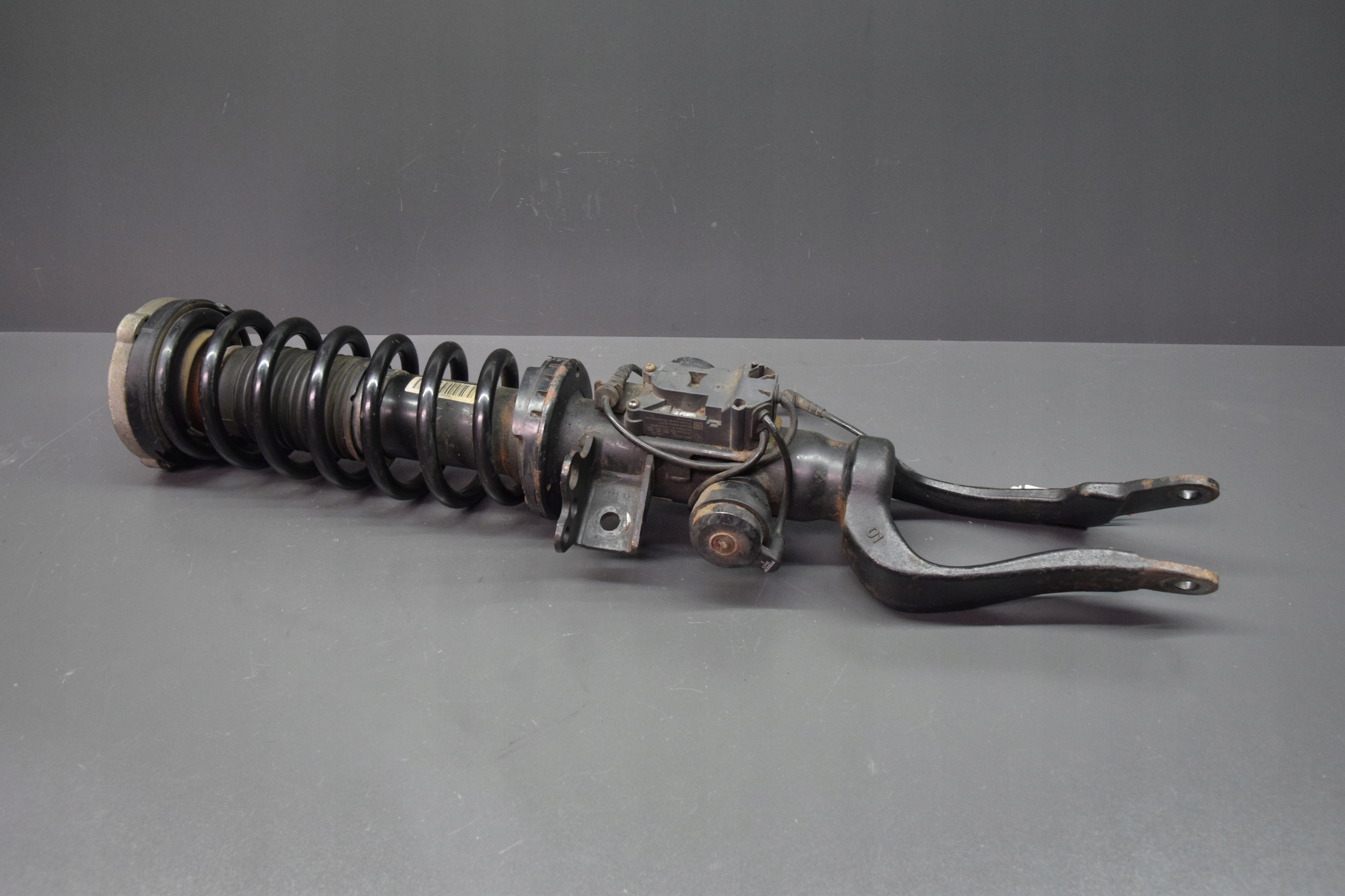 shock absorber left BMW 5 F07 GT 6854323 4x4 VDC