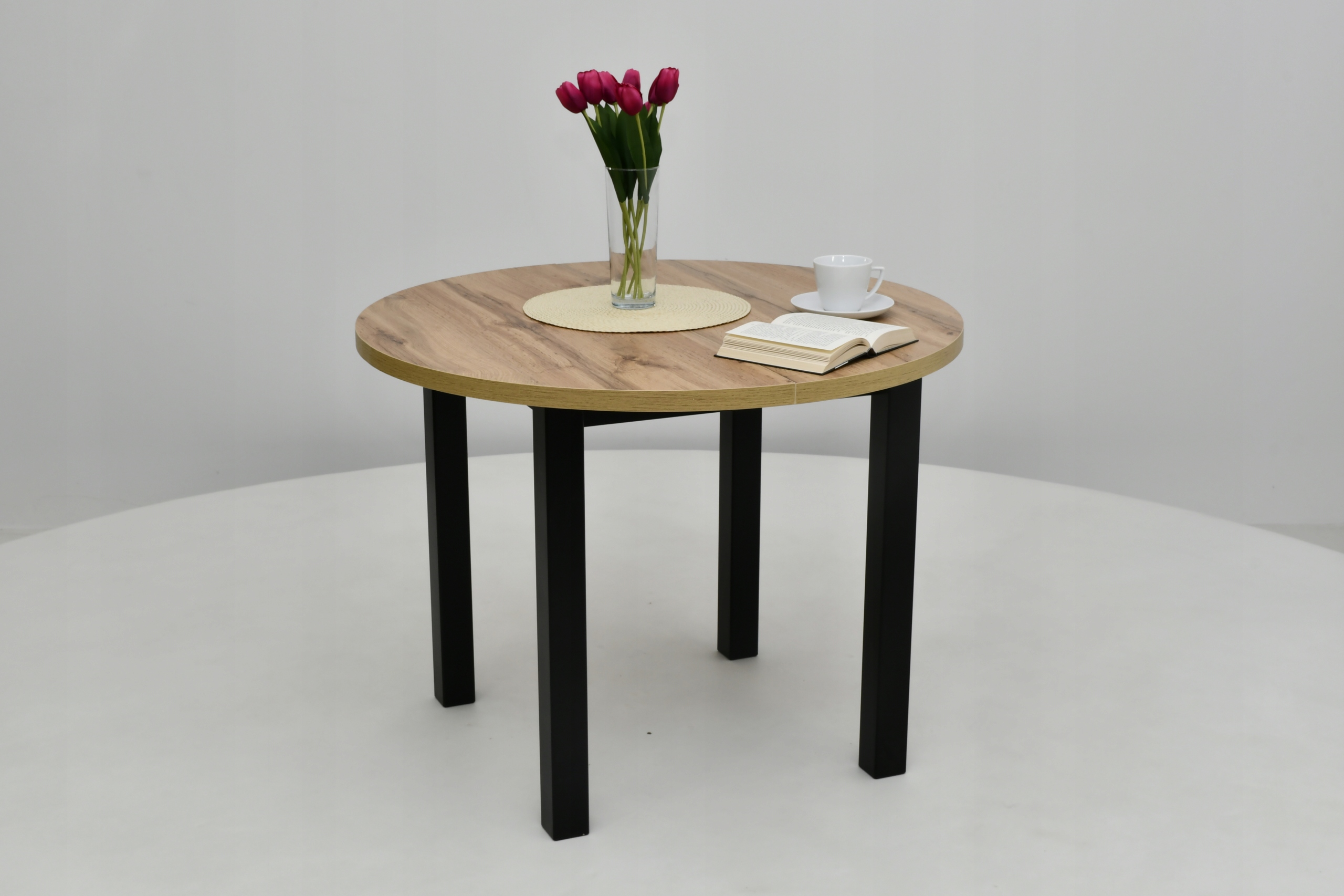 Mały zestaw jadalniany, 4 krzesła krzyżak + stół Marka Sandow