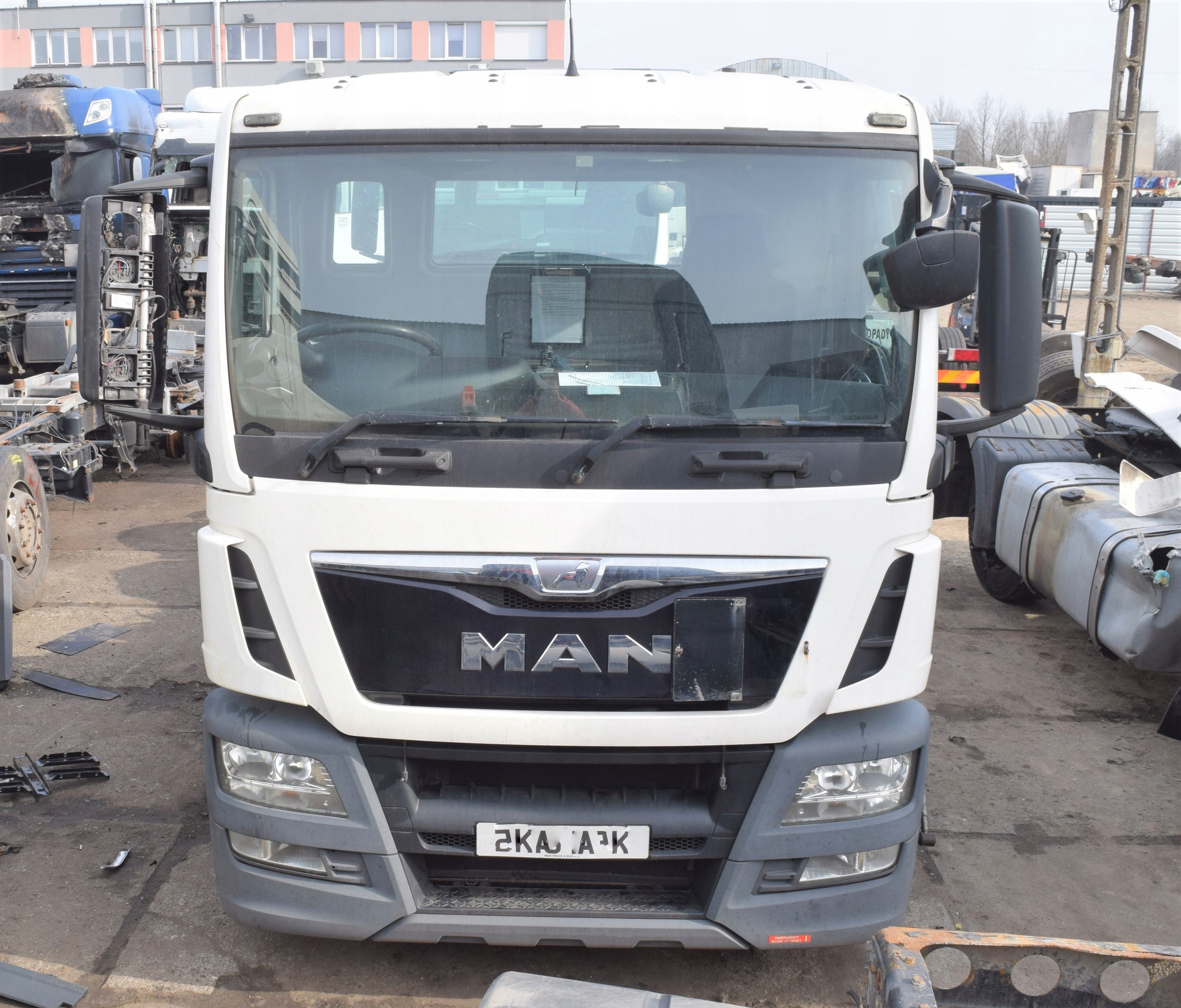 SZKIELET KABINY BUDOWLANEJ Z DRZWIAMI MAN TGS 2017