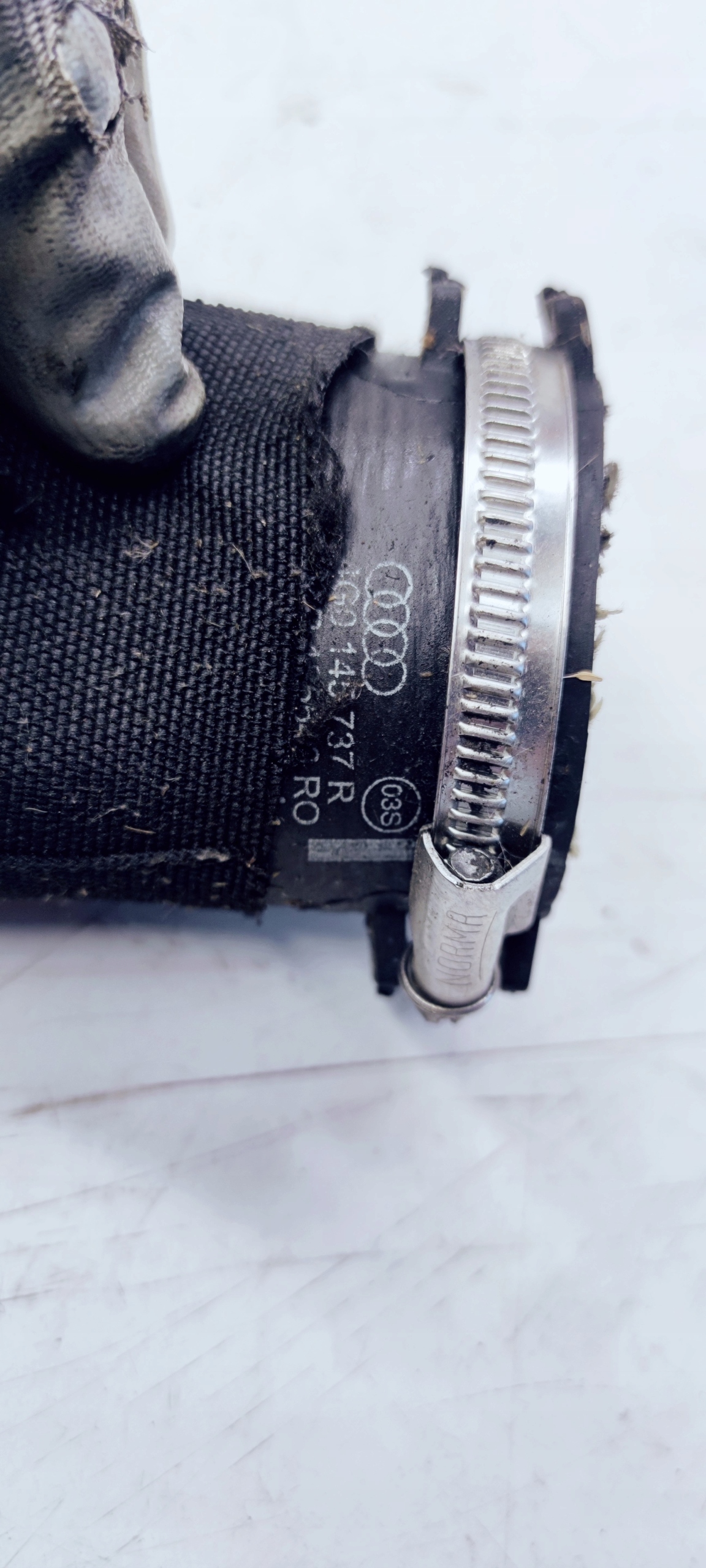 trouba hadice intercoolera AUDI A6 C7 3.0 4G0145737R