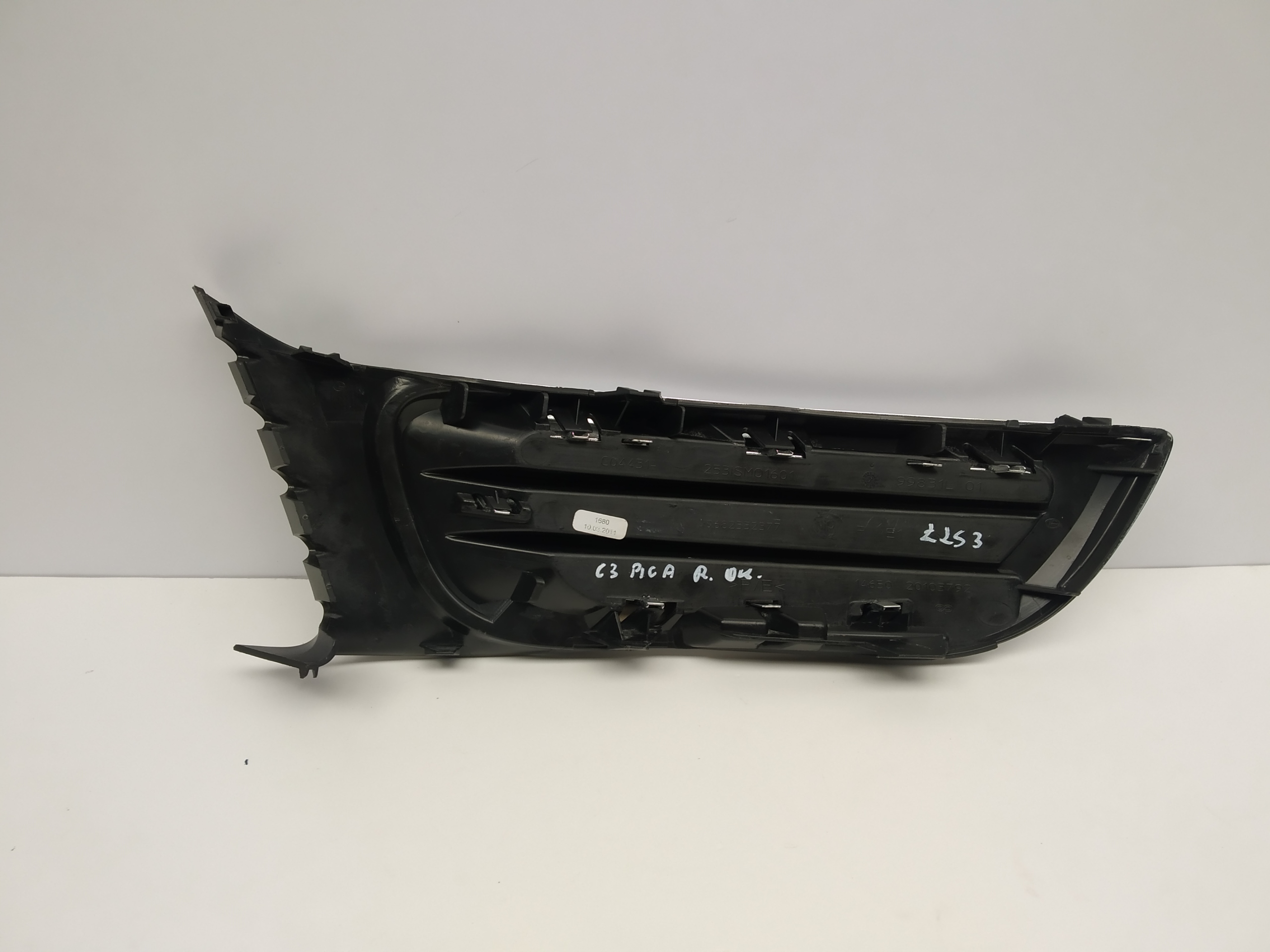 Citroen C3 Picasso grid spoiler chrom right of a bumper front before lift