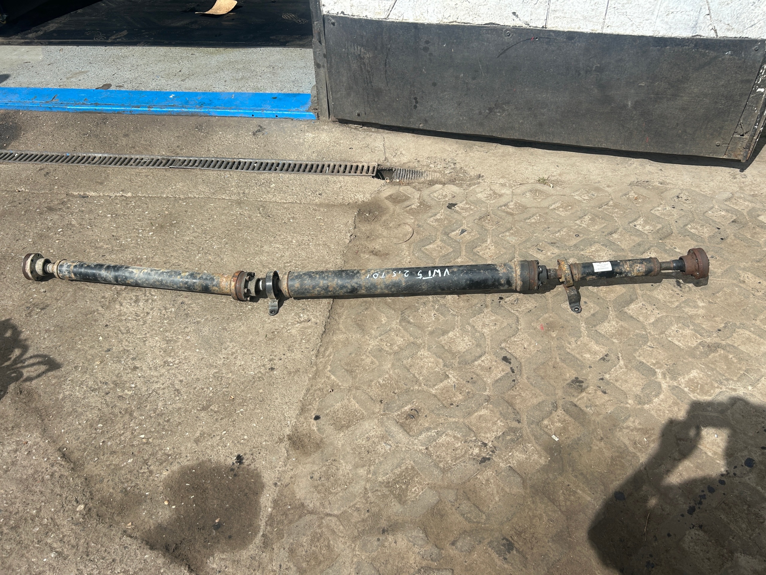 VW T5 2,5 TDI SYNCRO 4X4 cardan 7H0521102A