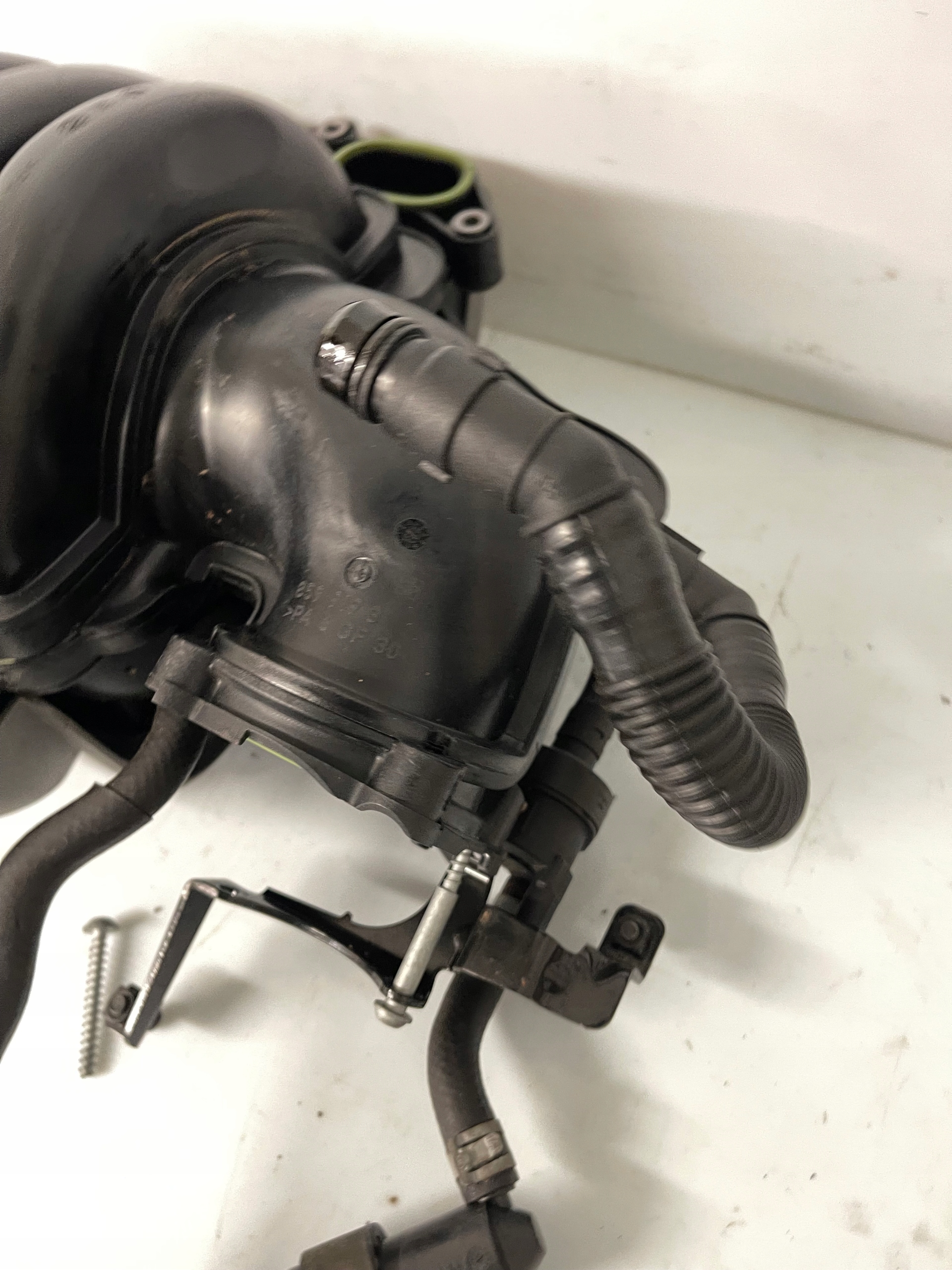 AUDI A6 C7 06E133210Q 2.8 FSI CHV original intake manifold KPL