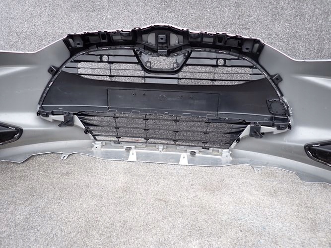 TOYOTA YARIS IV FRONTSTOSSSTANGE VORNE