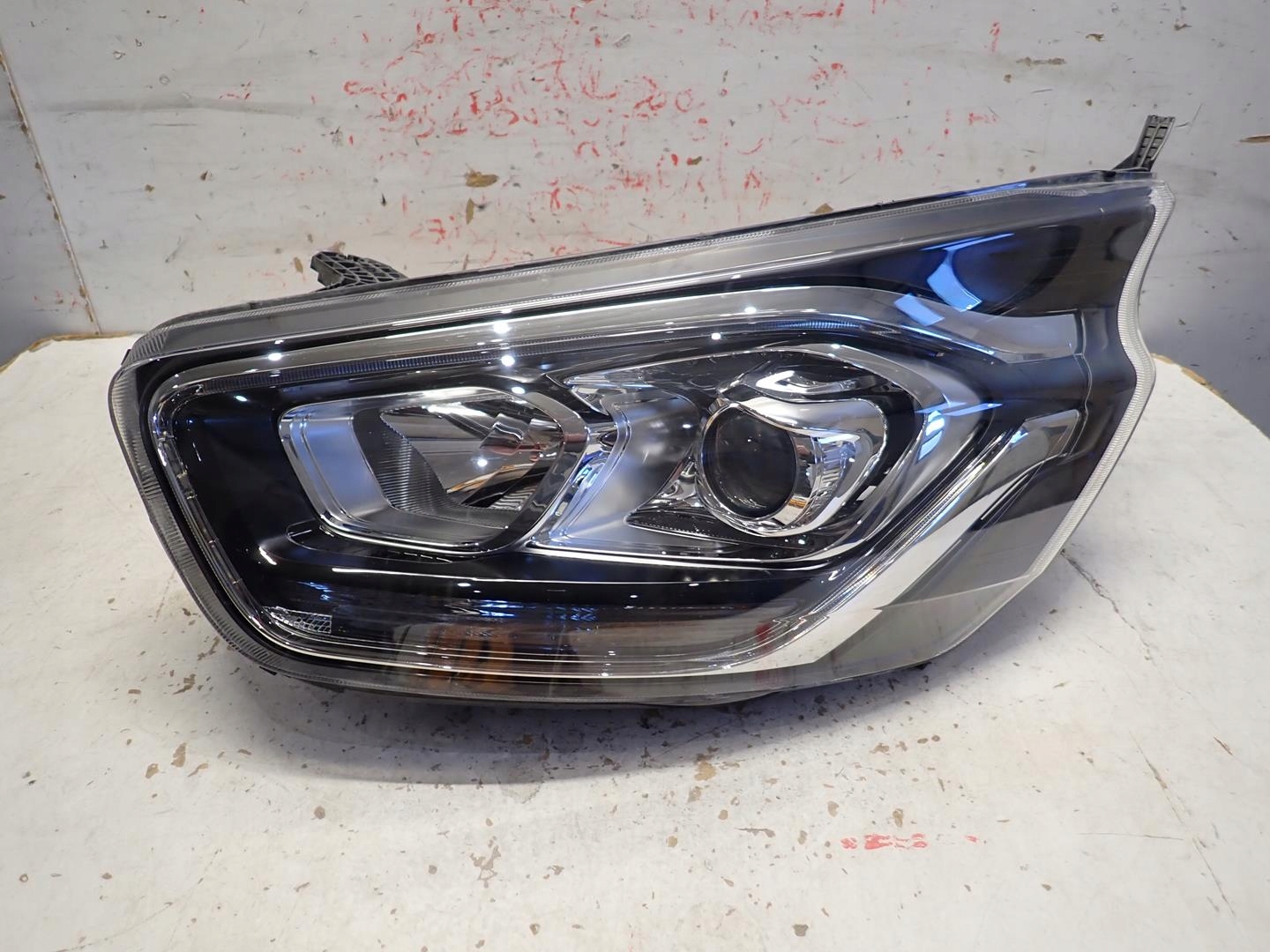 light front front left FORD CUSTOM LIFT 2018- LED JK21-13W030-DJ