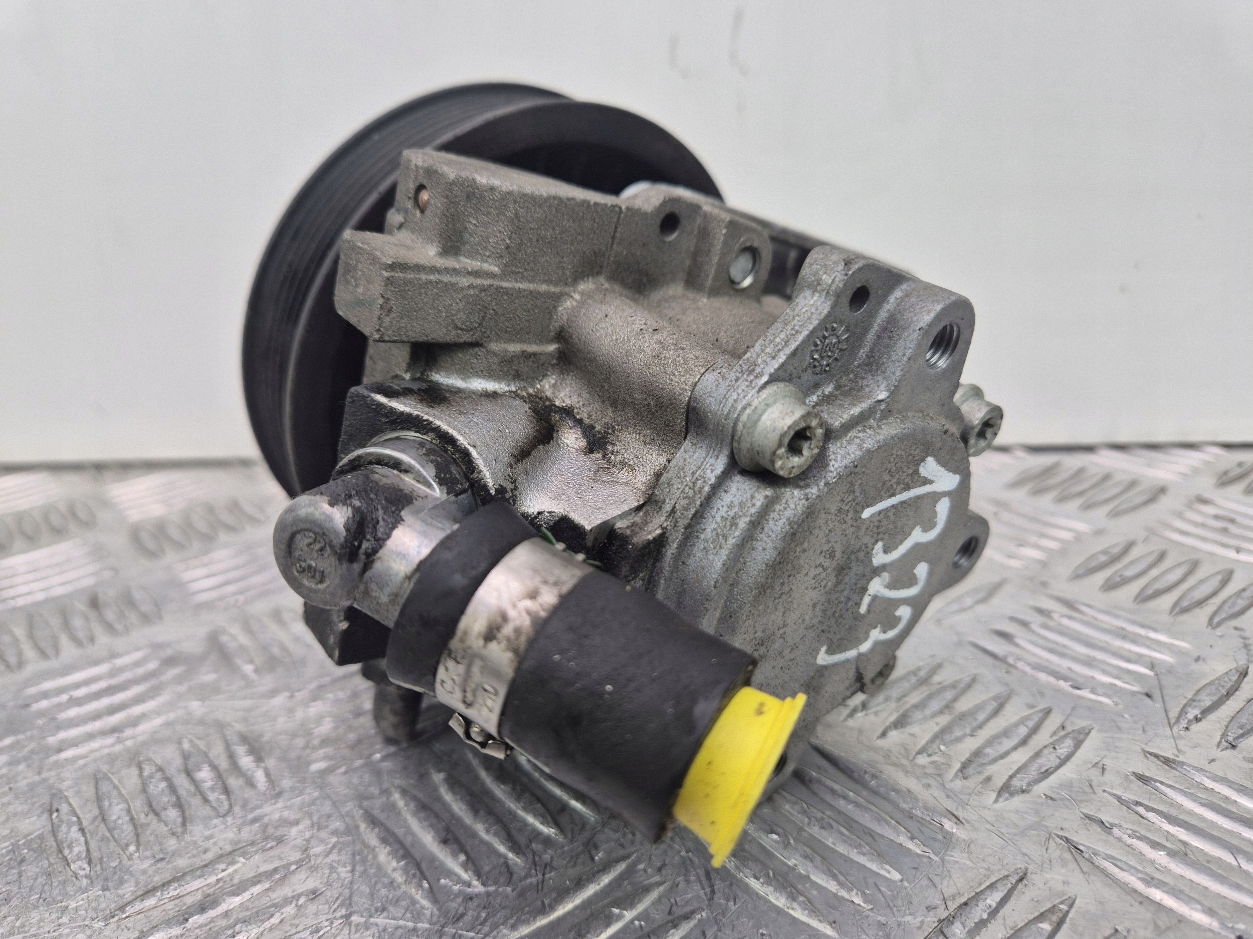 BMW 5 E60 E61 525i servo čerpadlo N52B25AE 677732101