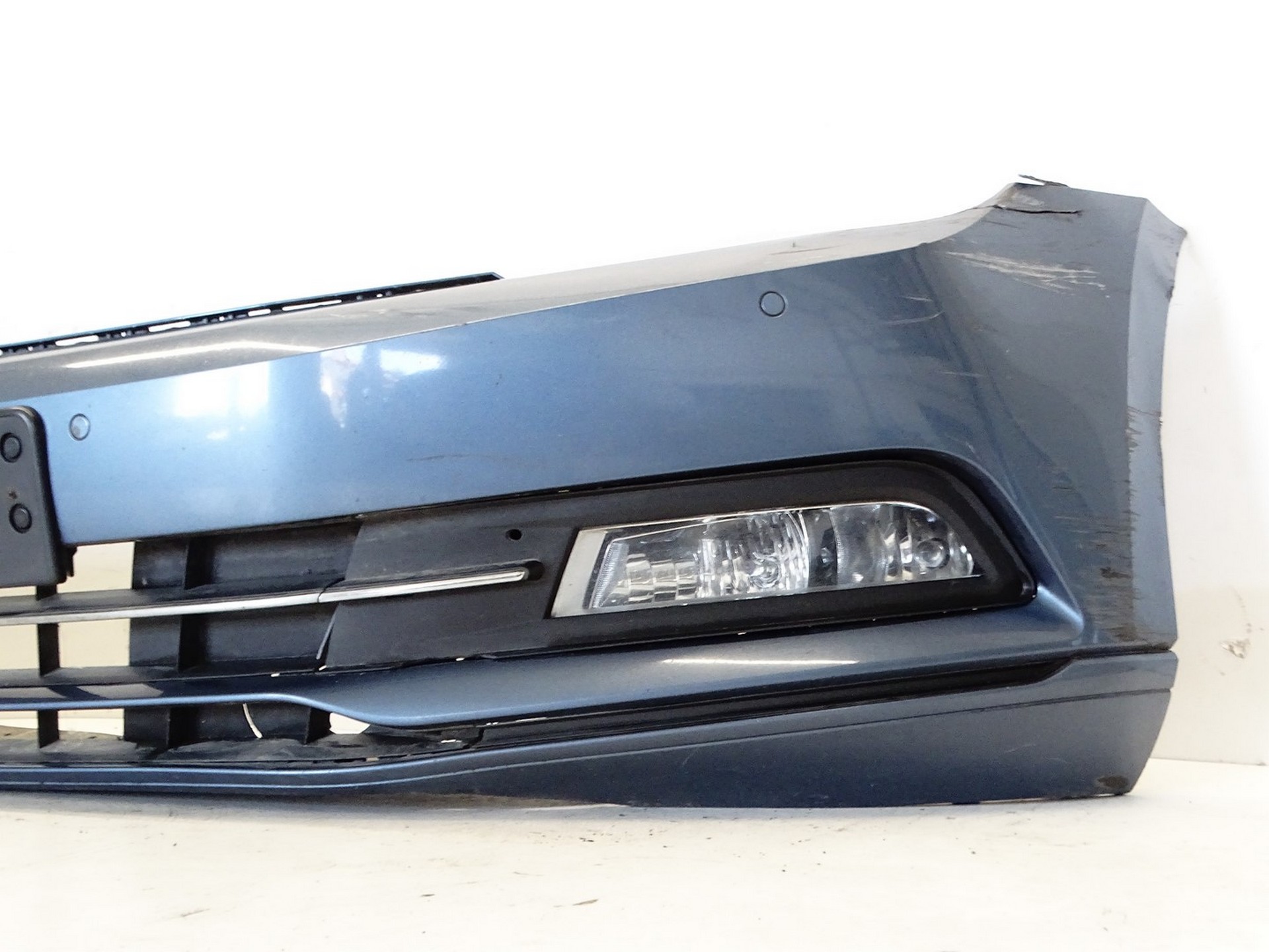 nárazník předek přední mlhovky VW PASSAT B8 14- LB5J