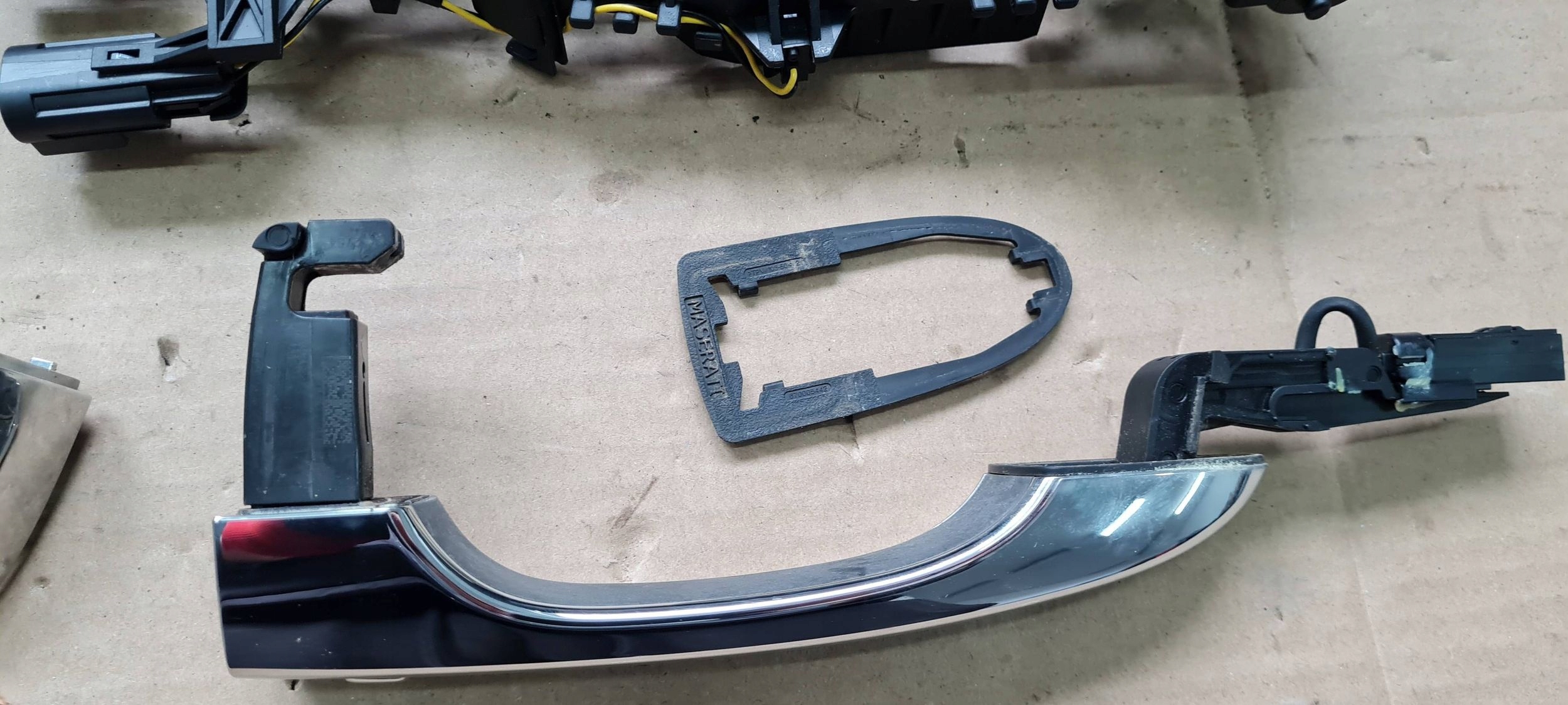 Maserati Quattroporte VI handle door left left front front CHROM
