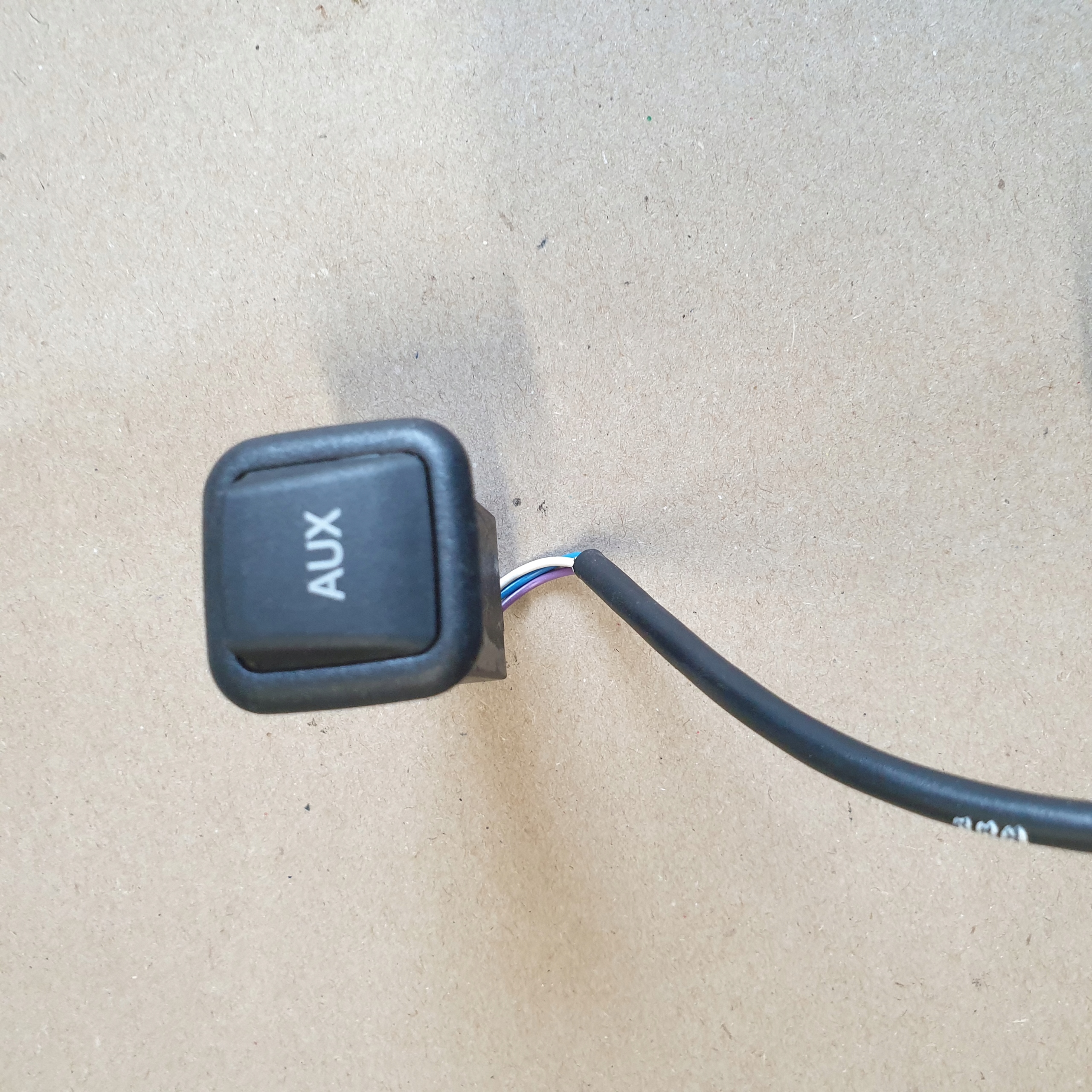adapter AUX connecting spoiler OPRAWA AUDI A6 C7 4G 8R0973705 OE EU