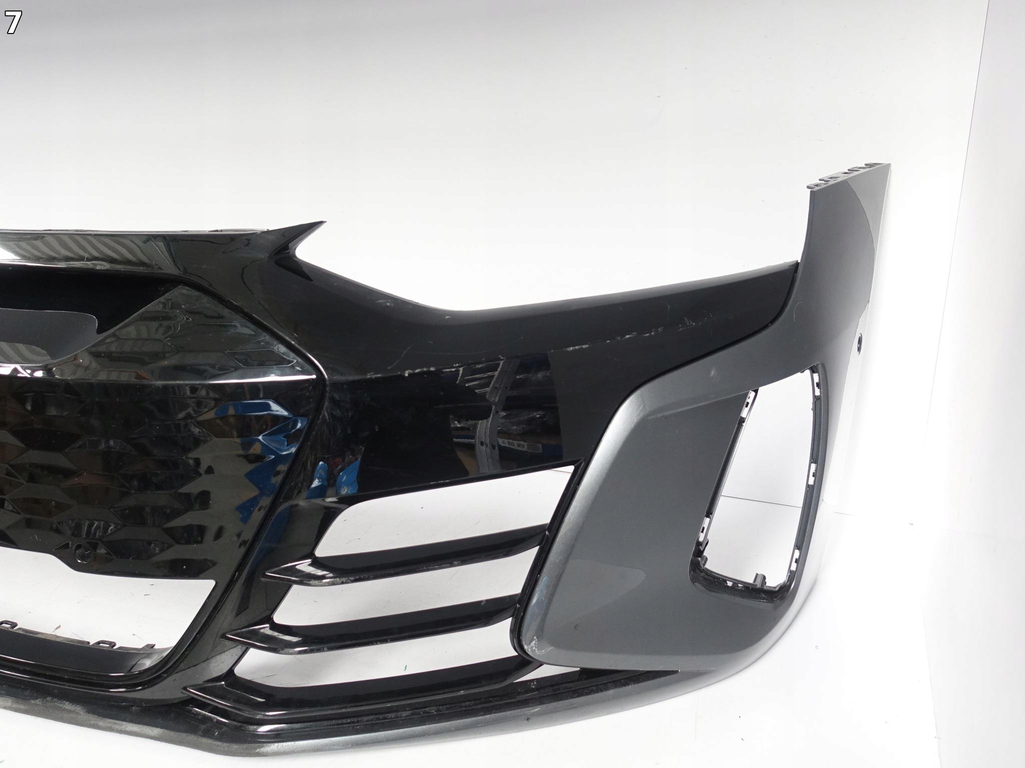AUDI E-TRON GT RS 4J3 20-24 bumper cap grid grille BUMPER front (PDC)