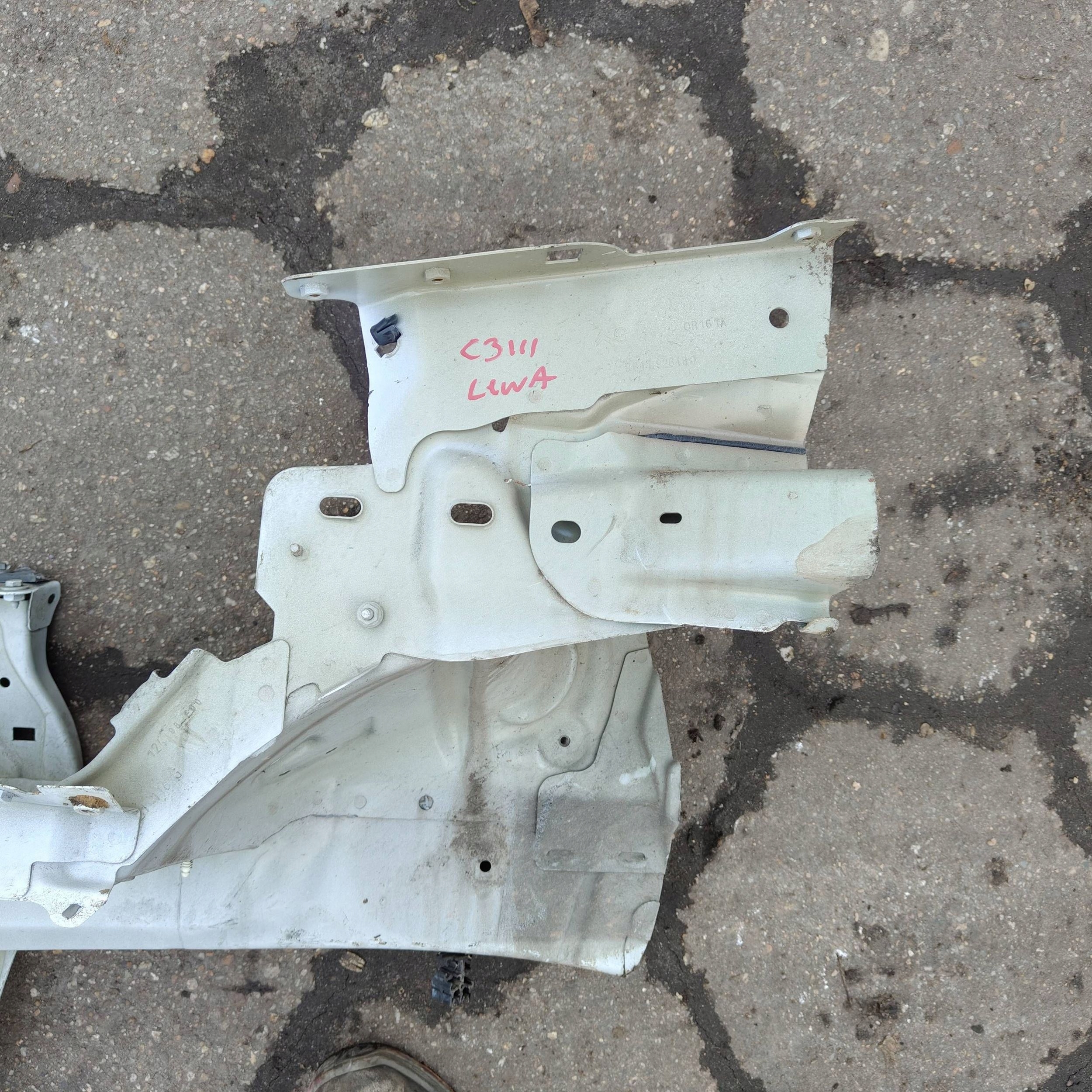 quarter front front side left Citroen C3