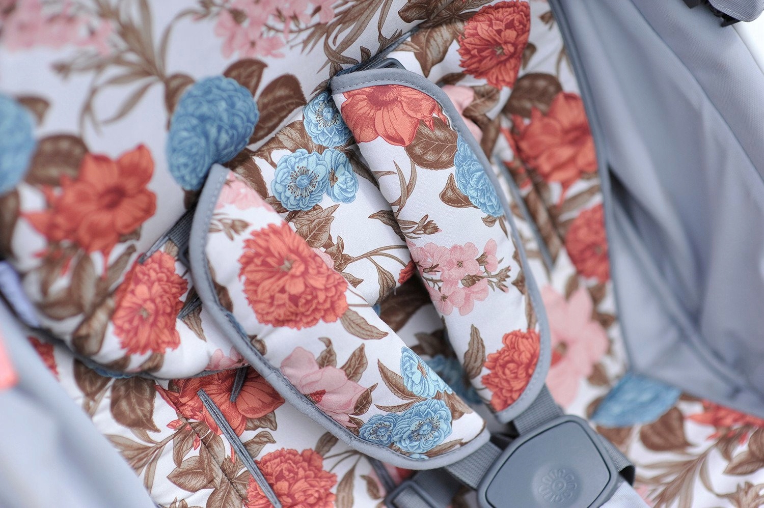 Bawełniane ochraniacze na pasy do wózka BELOFF Marka Beloff