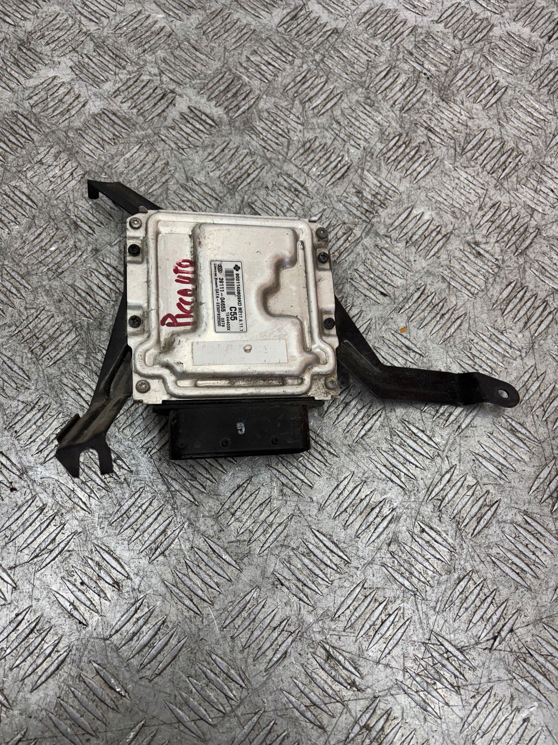 control unit of the engine computer KIA POCANTO II 1.0 3911104655