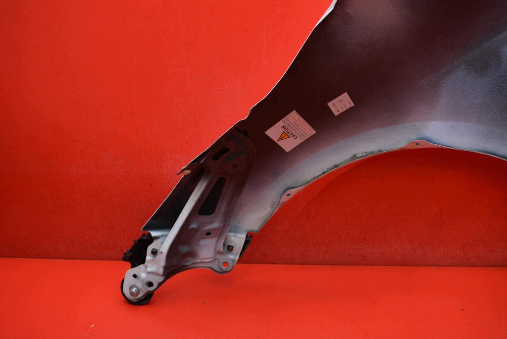 fender right front front 040 TOYOTA COROLLA E21 18-25
