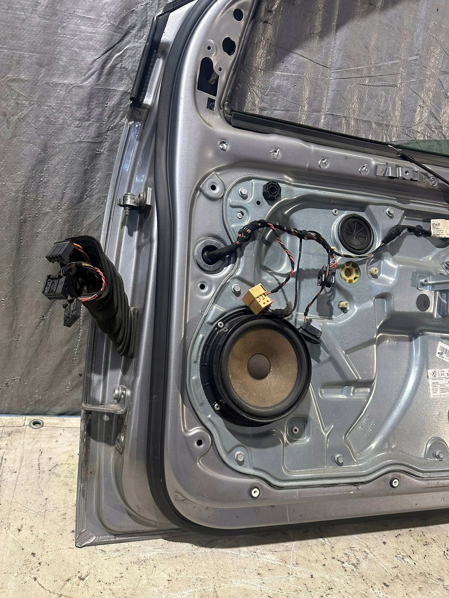 door right front VOLKSWAGEN VW POLO IV 5D LA7R