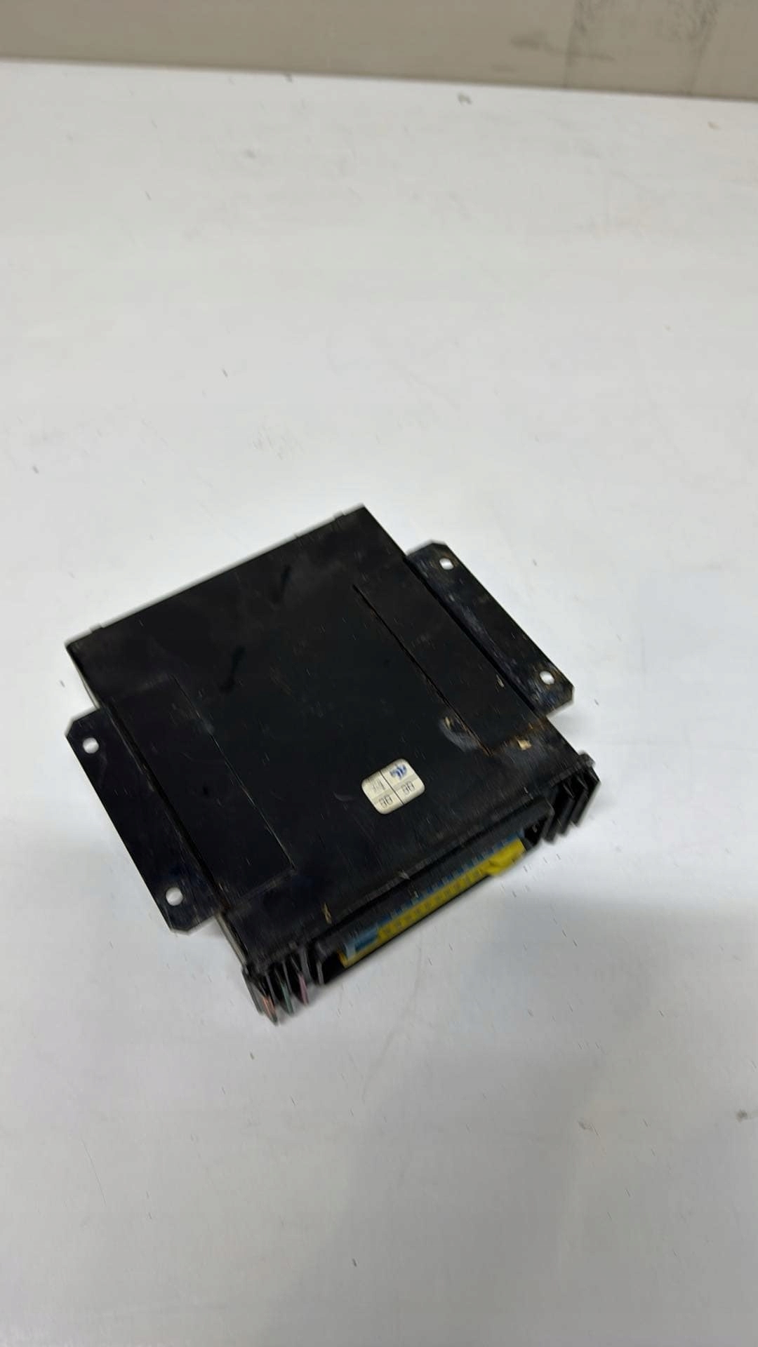 control unit of the engine Jaguar XJ XJ40 80135 A 4.0