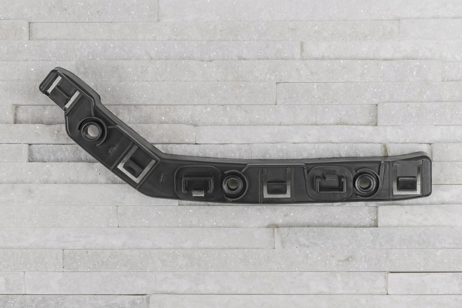 JEEP RENEGADE ŚLIZG ZDERZAKA LEWY TYŁ 68255520AA Producent części Inny