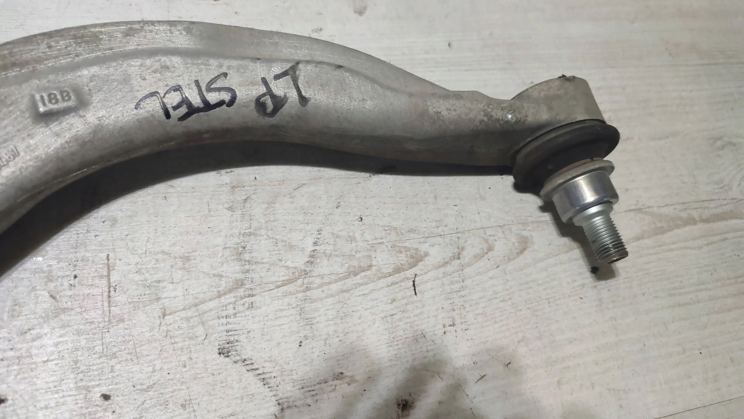 arm front front side left Alfa Romeo Stelvio 71611