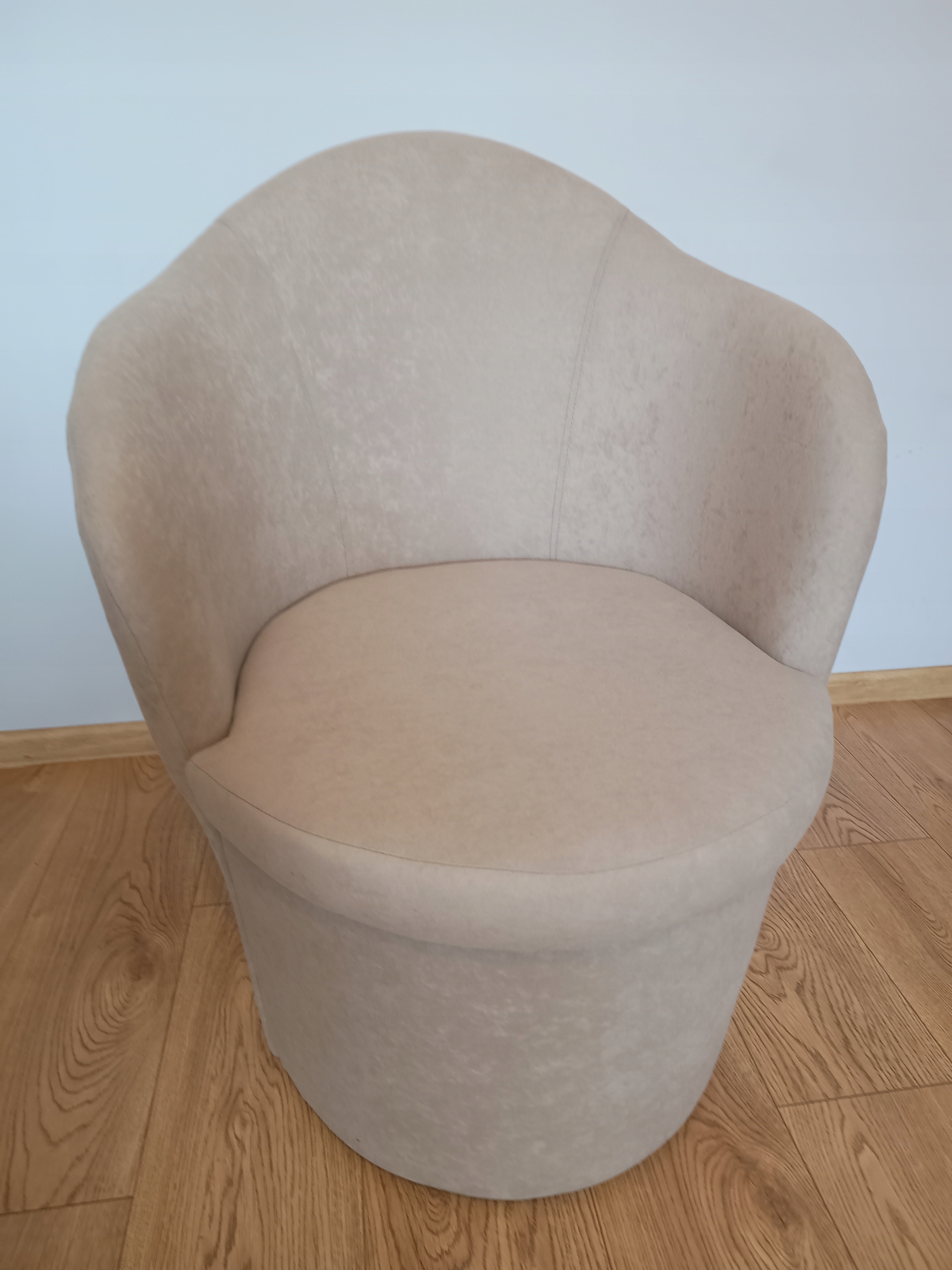 Fotel z oparciem Tulipan