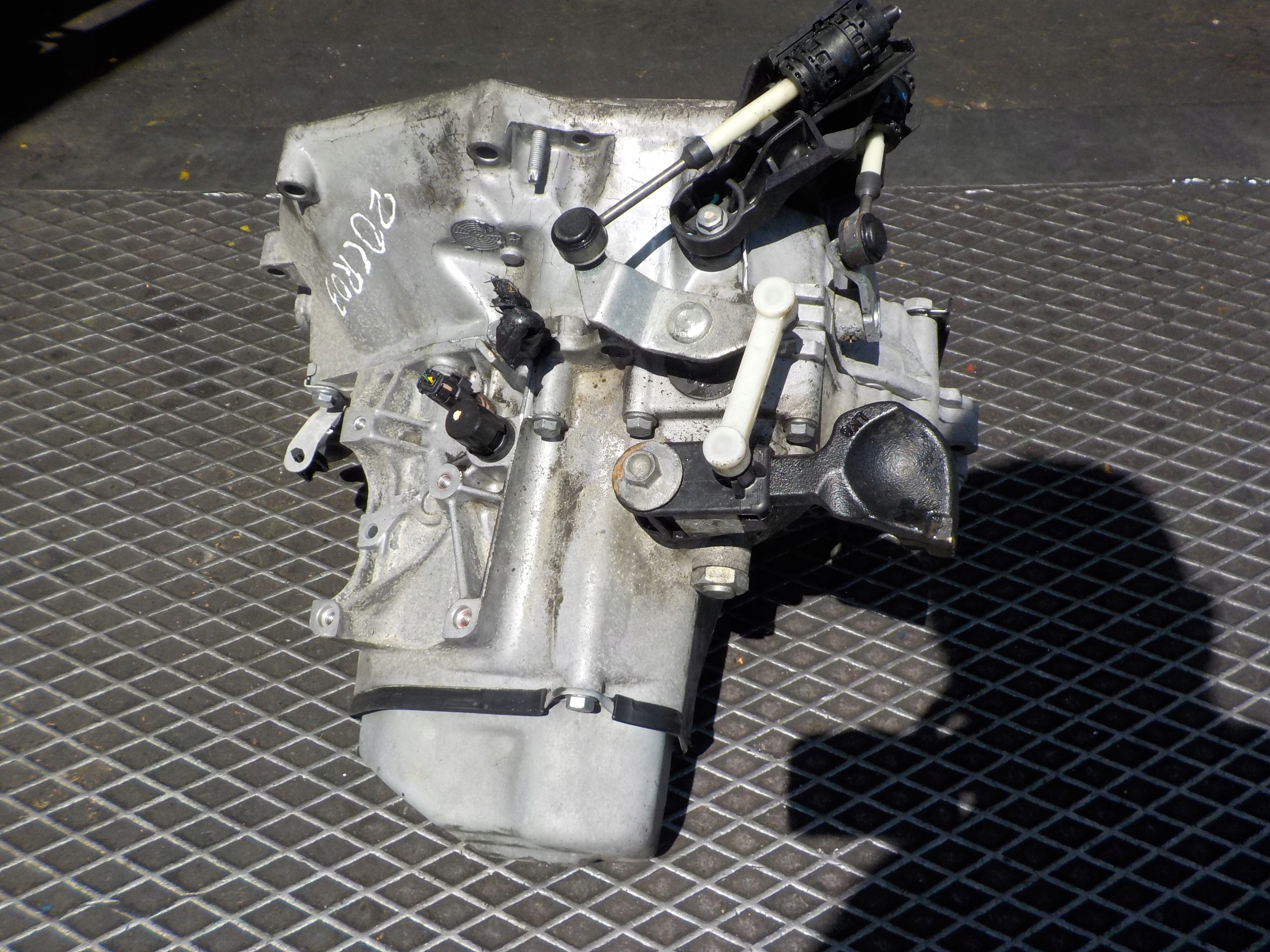 PEUGEOT 208 1.2 VTI Getriebe 20CR03