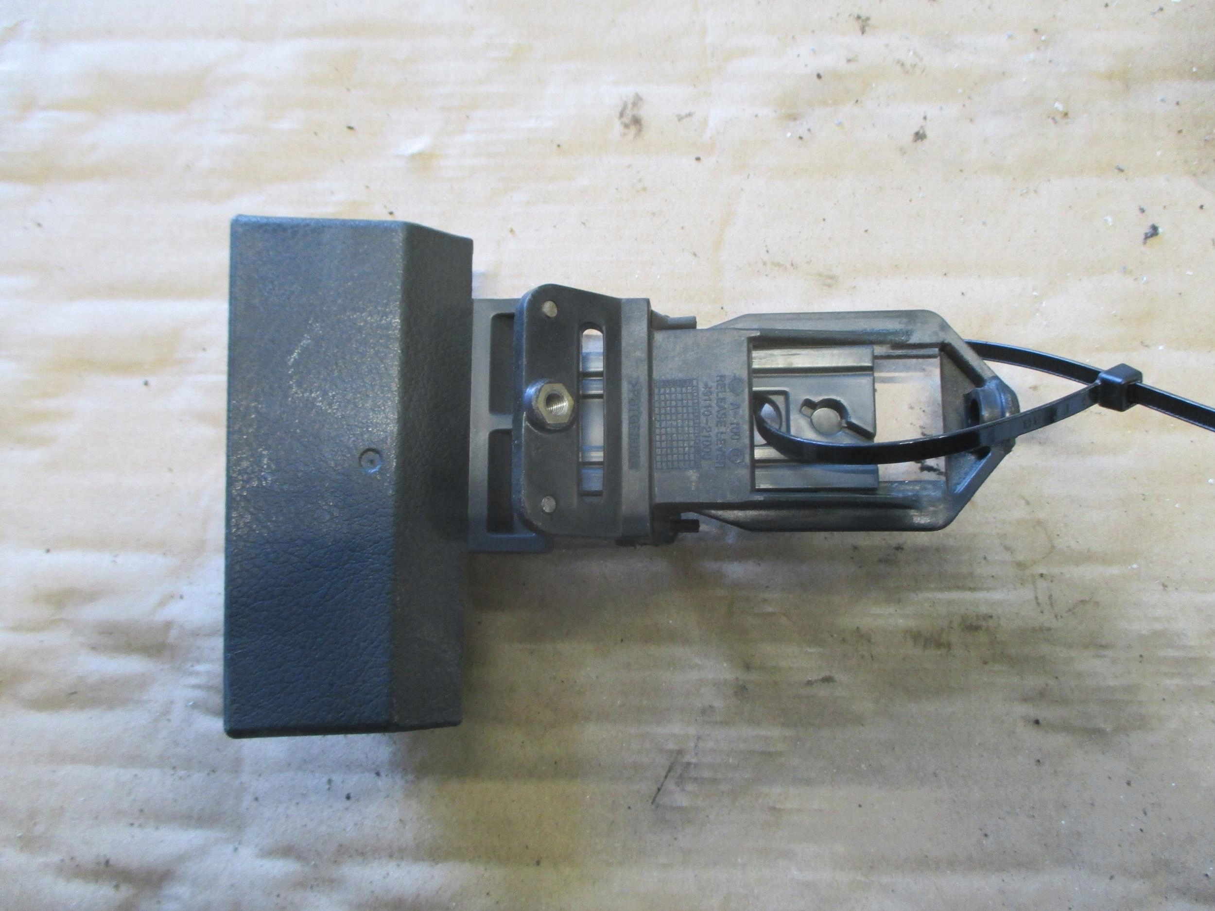 SSANGYONG KYRON 05-14 RĄCZKA UCHWYT