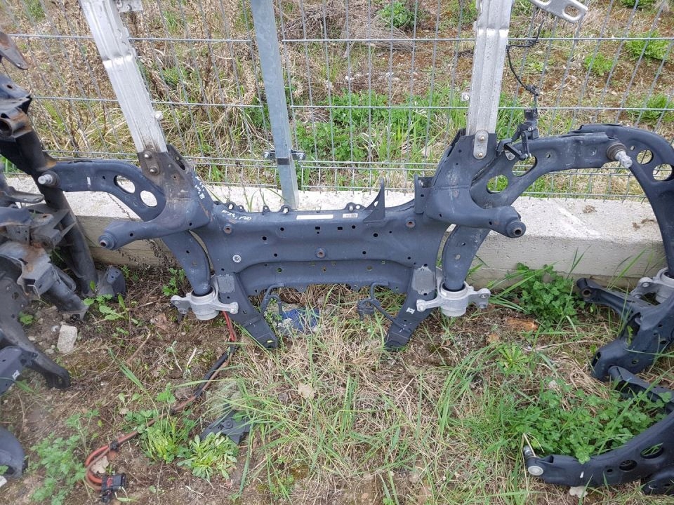 GREGTHR54654654 - BMW F39 F48 F45 F46 тележка салазки лава передняя 6872729