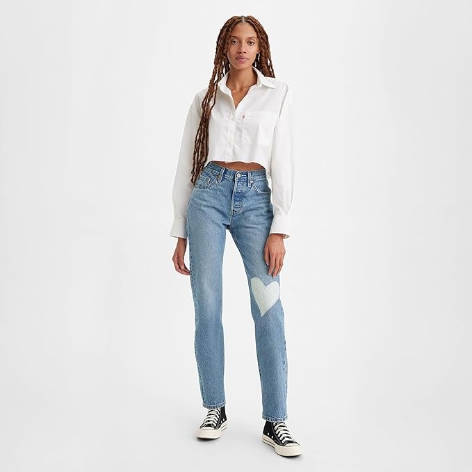 Levis Džíny Úzké Nohavice Dlouhé Modré Se Záplatou Srdce W24 L32 7AA