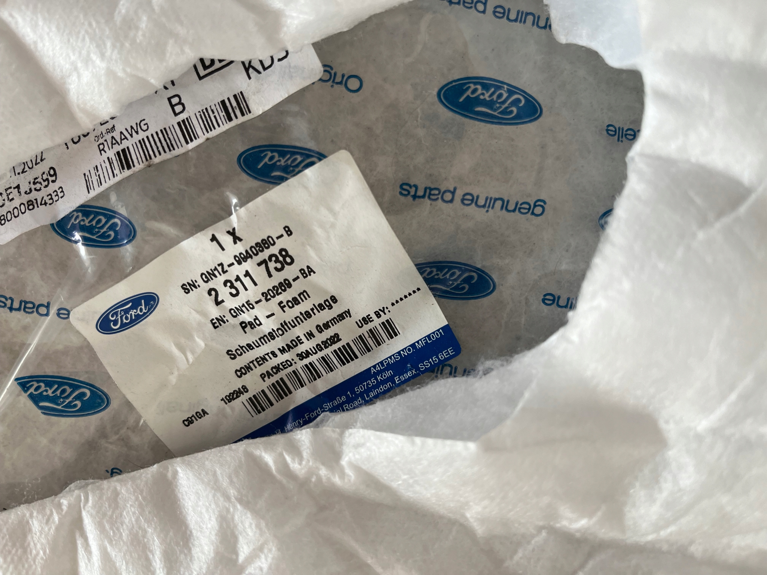 NOWE WYGŁUSZENIE DRZWI PRZEDNICH PRAWYCH FORD ECOSPORT 17- GN15-20269-BA Producent części Ford OE