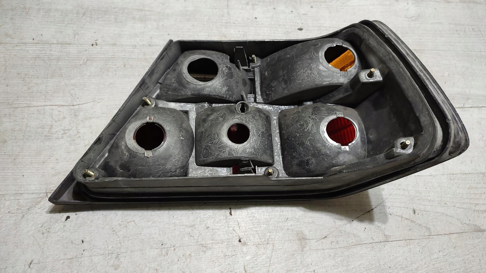 light left rear part Mercedes w124