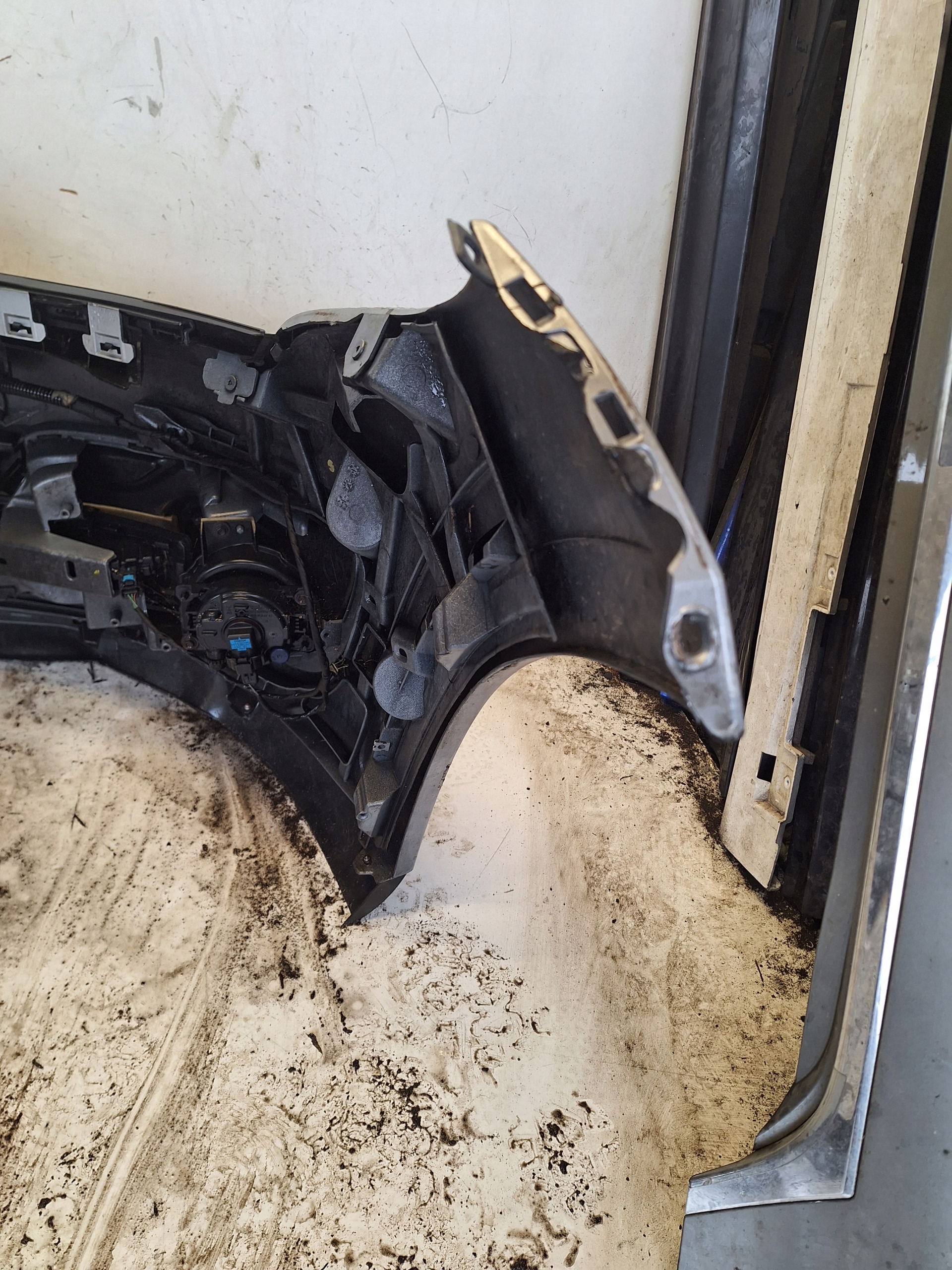 RENAULT MEGANE III LIFT 14-16 Paraurti + LED